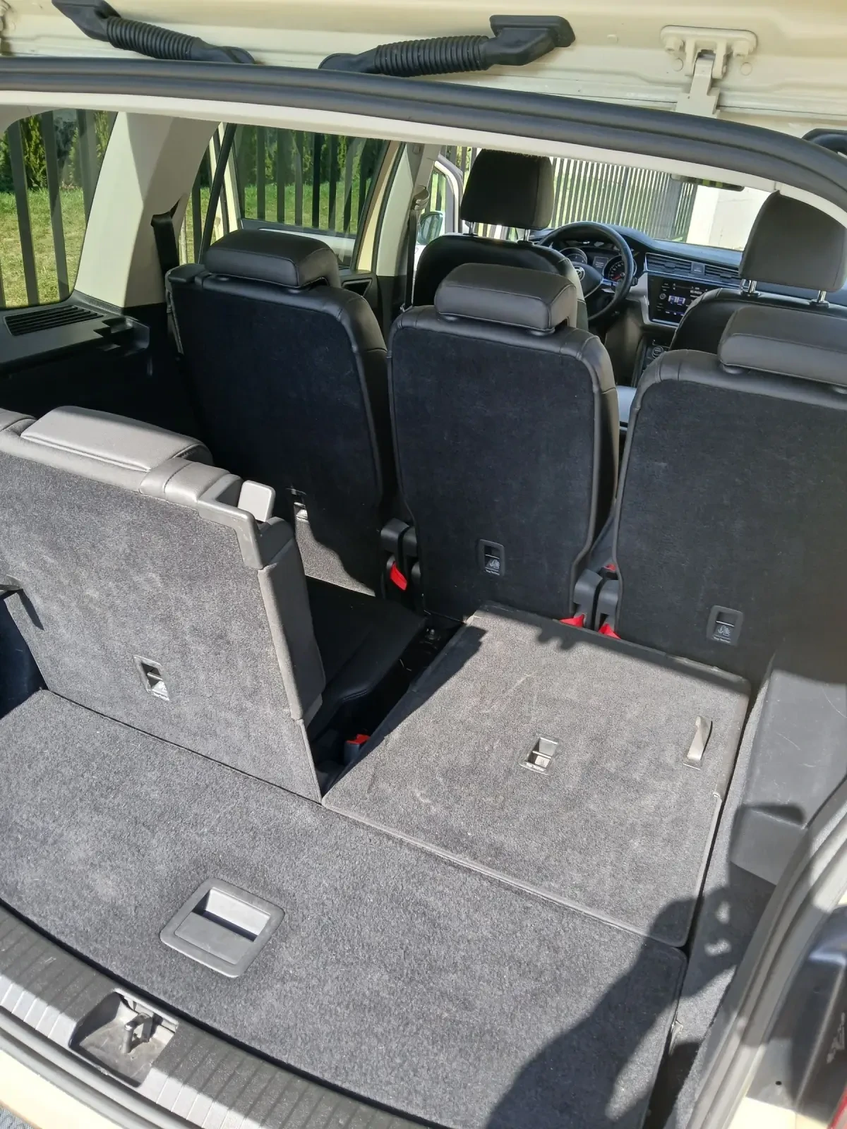 VW Touran, снимка 10 - Автомобили и джипове - 53977380