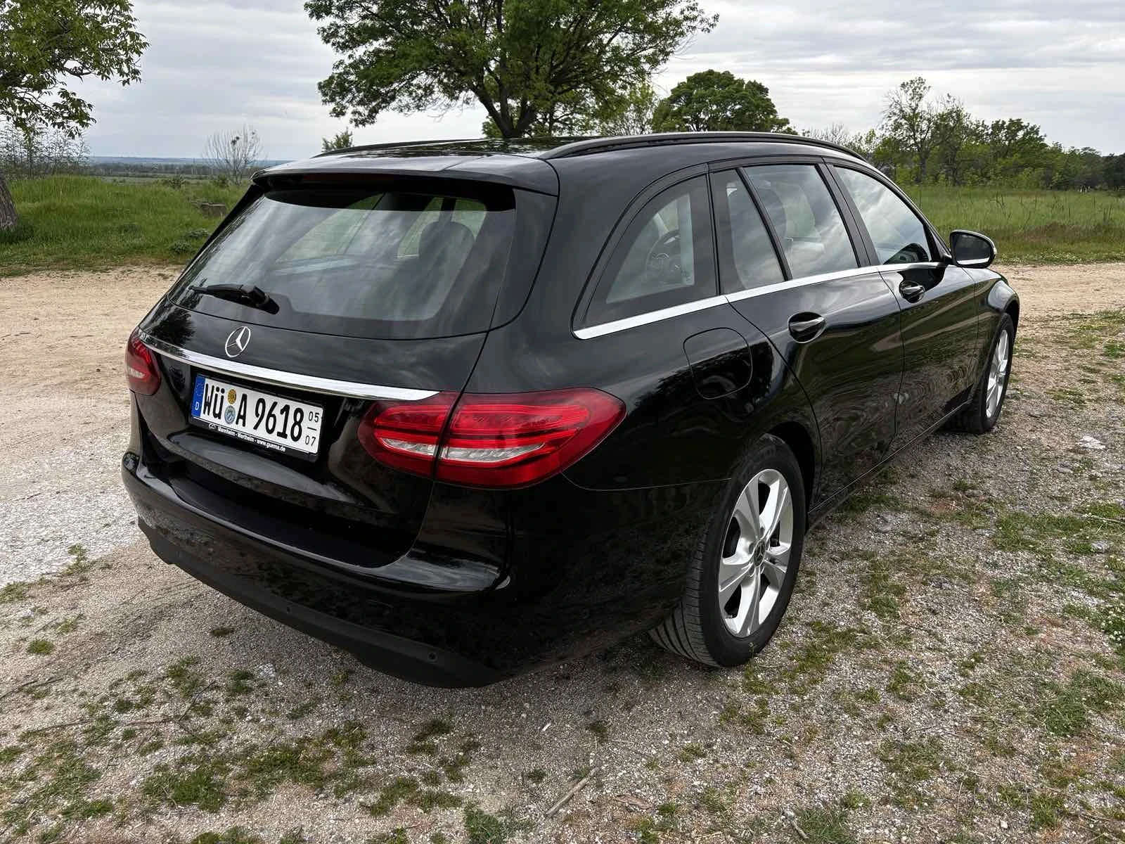 Mercedes-Benz C 220, снимка 6 - Автомобили и джипове - 54479729