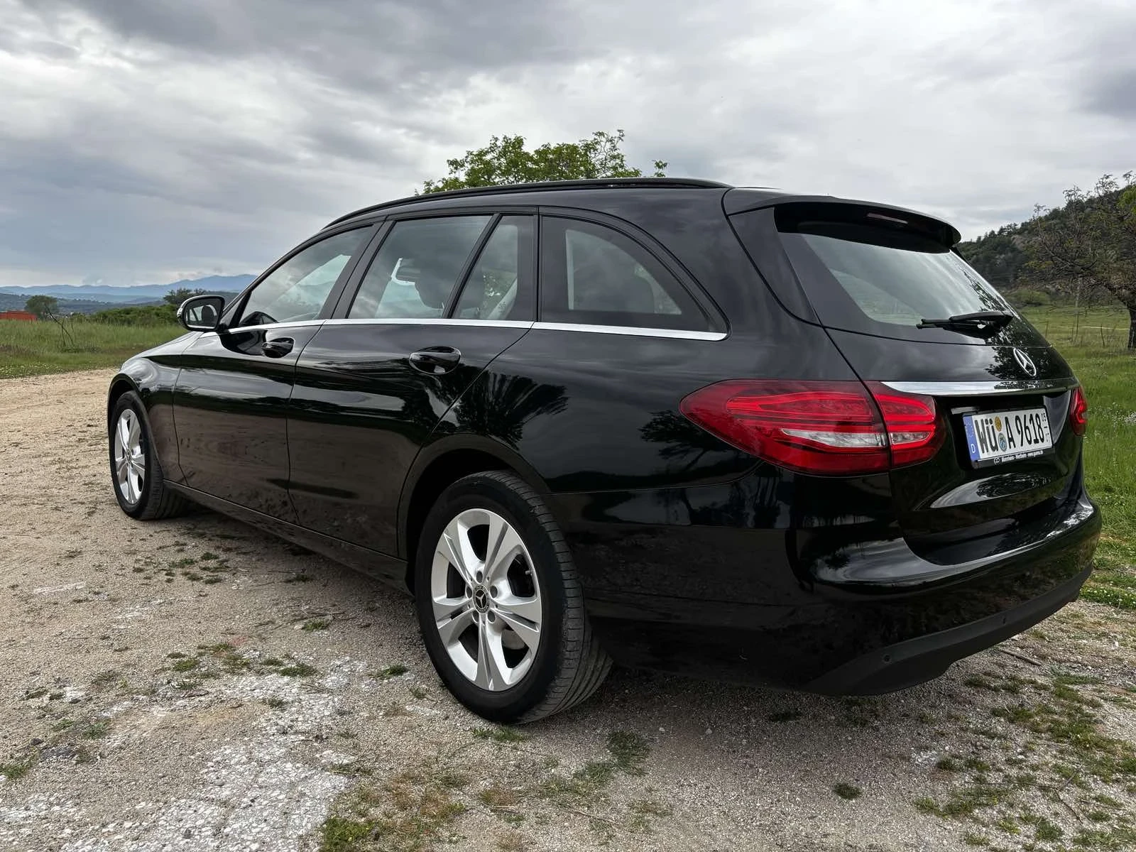 Mercedes-Benz C 220, снимка 5 - Автомобили и джипове - 54479729