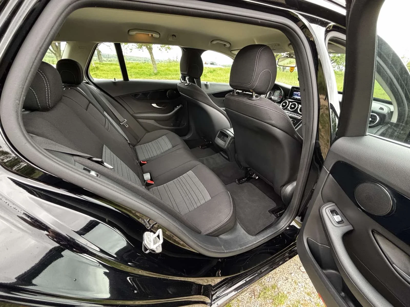Mercedes-Benz C 220, снимка 12 - Автомобили и джипове - 54479729