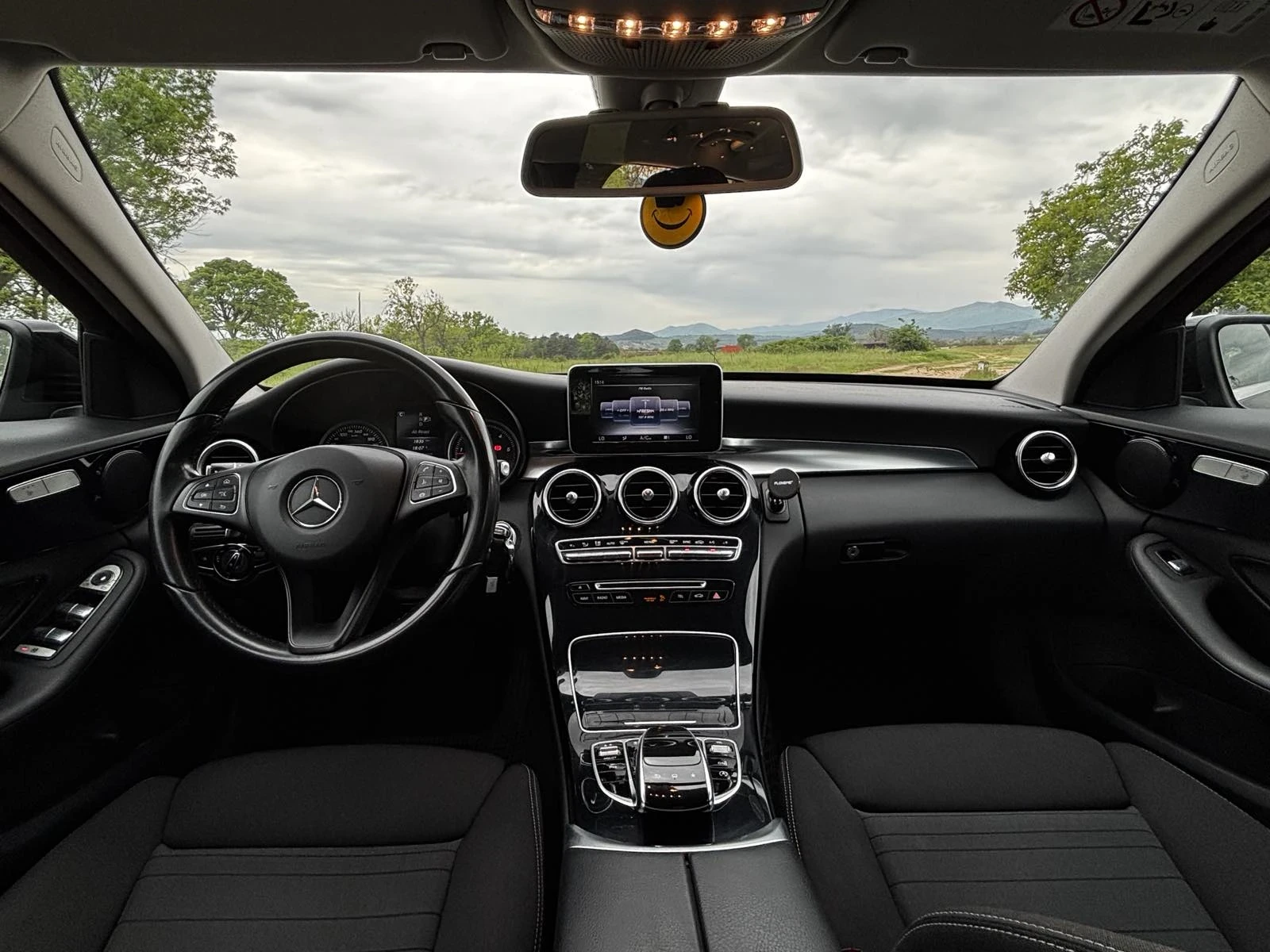 Mercedes-Benz C 220, снимка 9 - Автомобили и джипове - 54479729