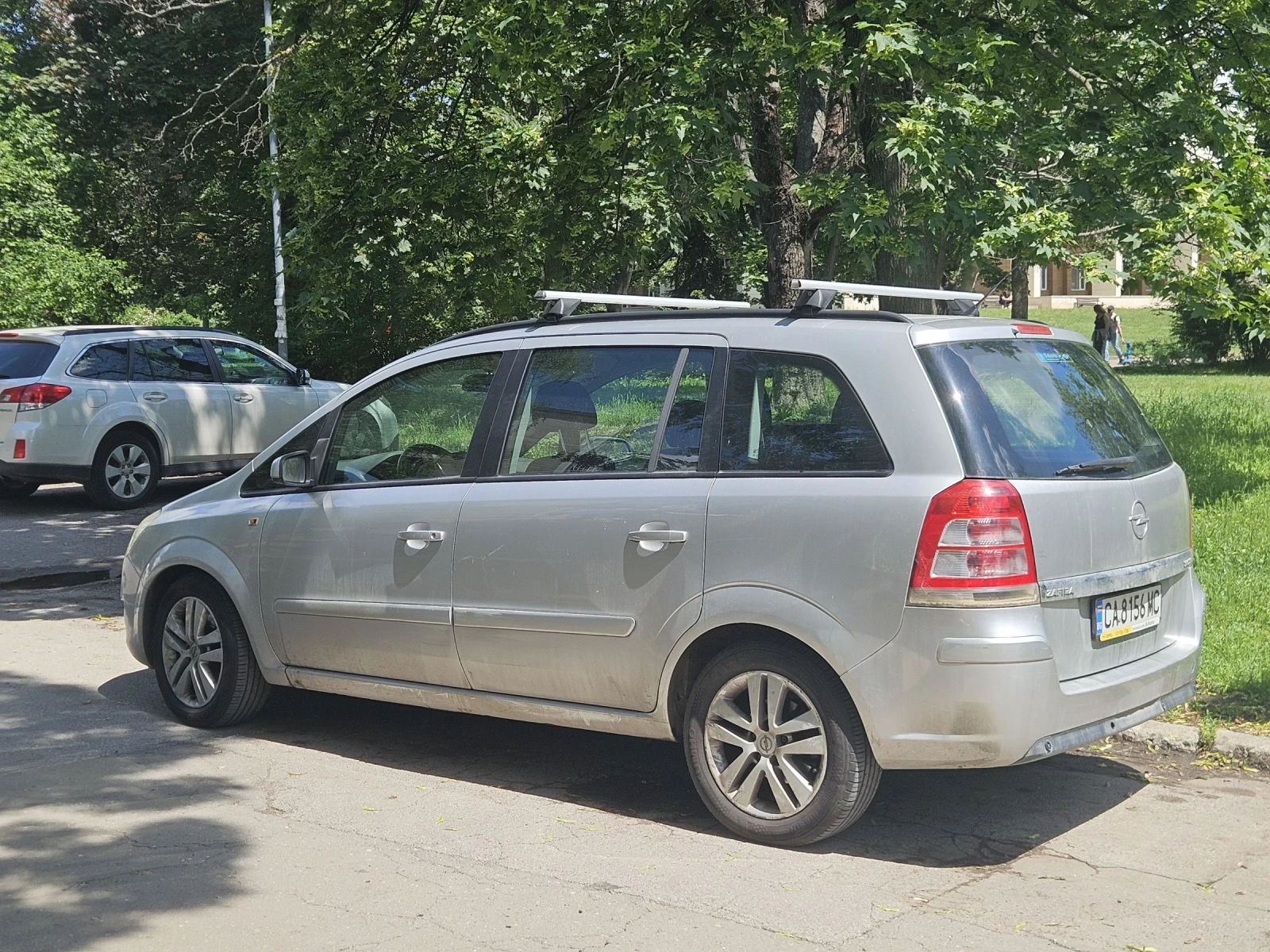 Opel Zafira  B facelift, снимка 4 - Автомобили и джипове - 54667647