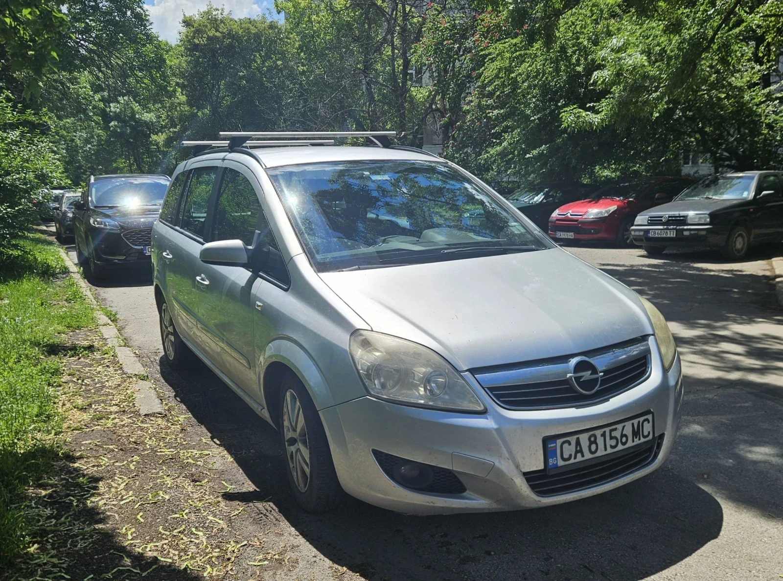 Opel Zafira  B facelift, снимка 2 - Автомобили и джипове - 54667647