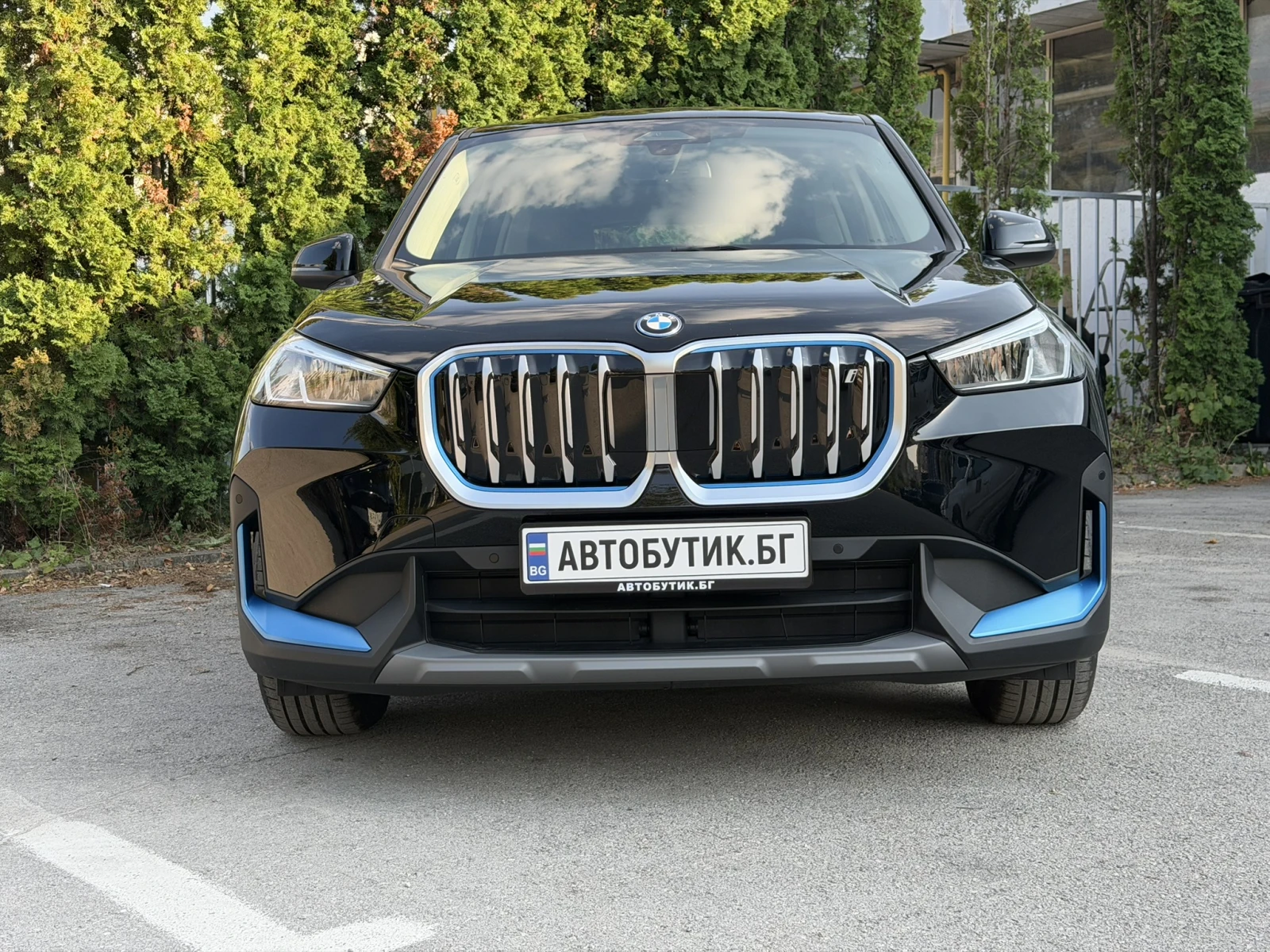 BMW iX1 xDrive30, снимка 2 - Автомобили и джипове - 55617855