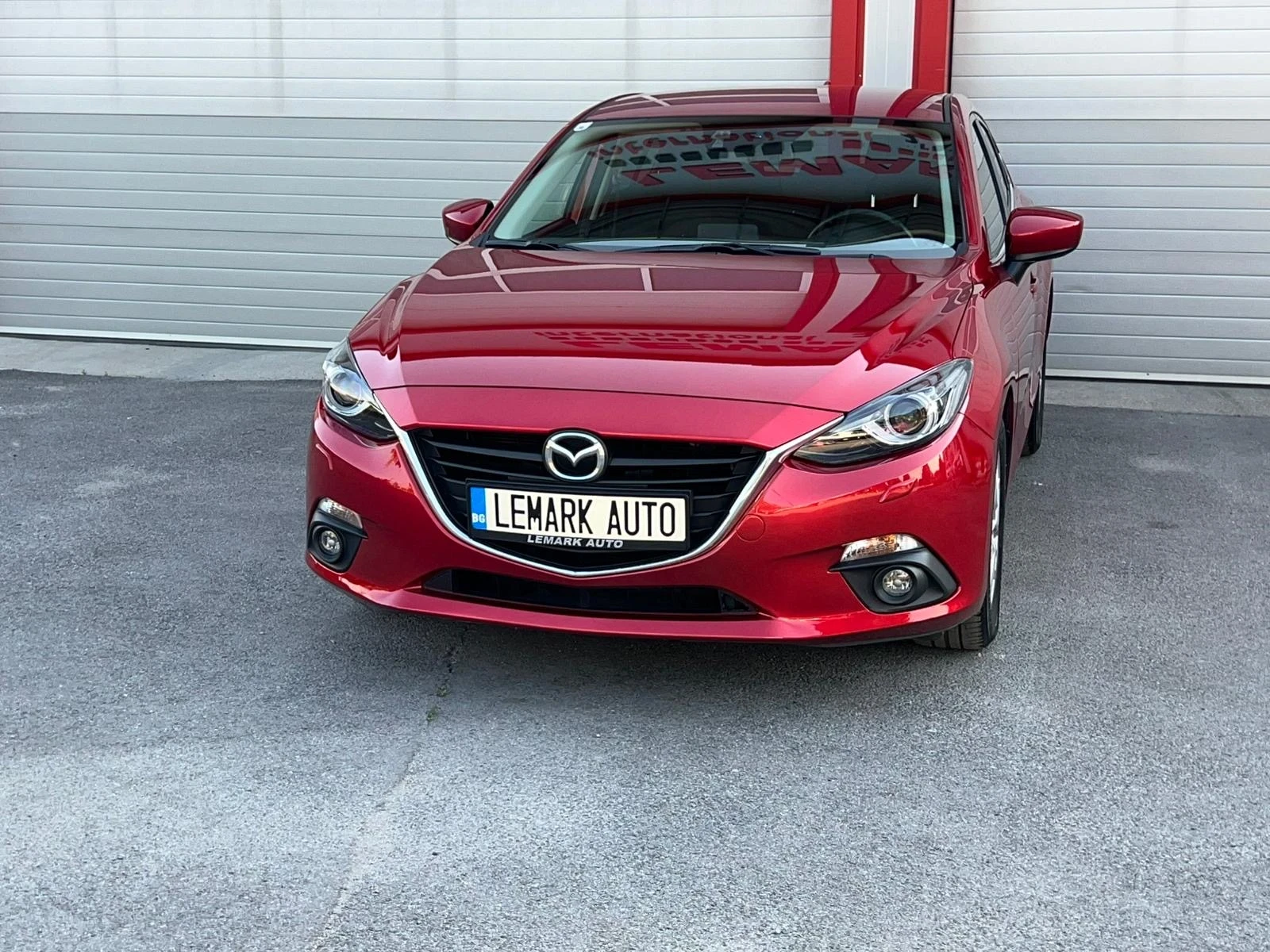 Mazda 3 1.5D SKY ACTIVE AUTOMATIK NAVI KEY LESS EVRO 6B , снимка 2 - Автомобили и джипове - 55826163