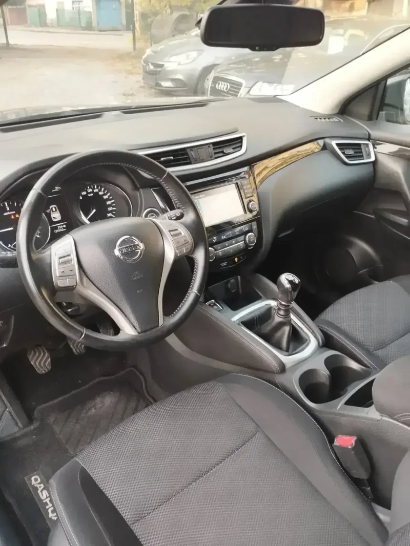 Nissan Qashqai 1.6 dci, снимка 8 - Автомобили и джипове - 47519164