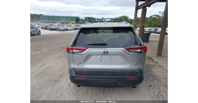 Toyota Rav4 HYBRID XLE, снимка 14 - Автомобили и джипове - 47994614