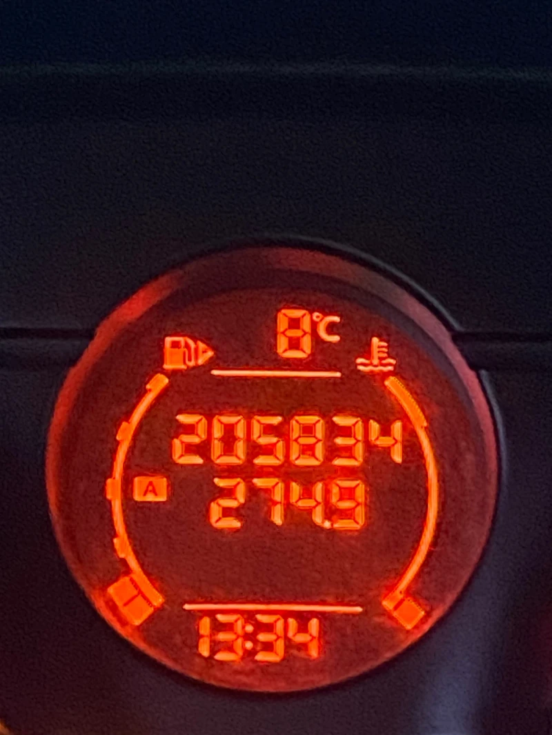 Nissan Qashqai 1.5 DCI 7 МЕСТА, снимка 14 - Автомобили и джипове - 53343460