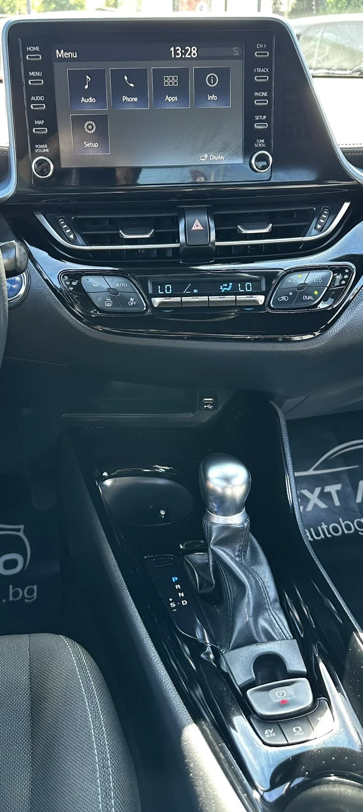 Toyota C-HR 2.0HYBRID 184HP LED LANE ASSIST DISTRONIC  - изображение 10