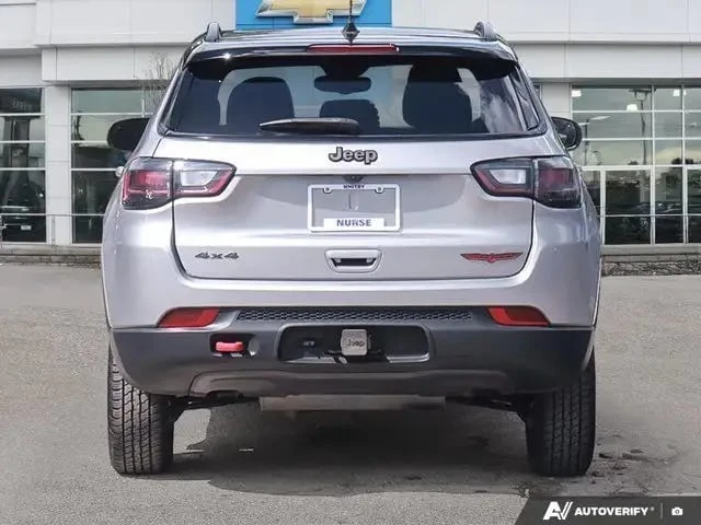 Jeep Compass / Trailhawk Elite / ПАНОРАМА / ОБДУХВАНЕ И ПОДГРЕВ, снимка 4 - Автомобили и джипове - 53338343