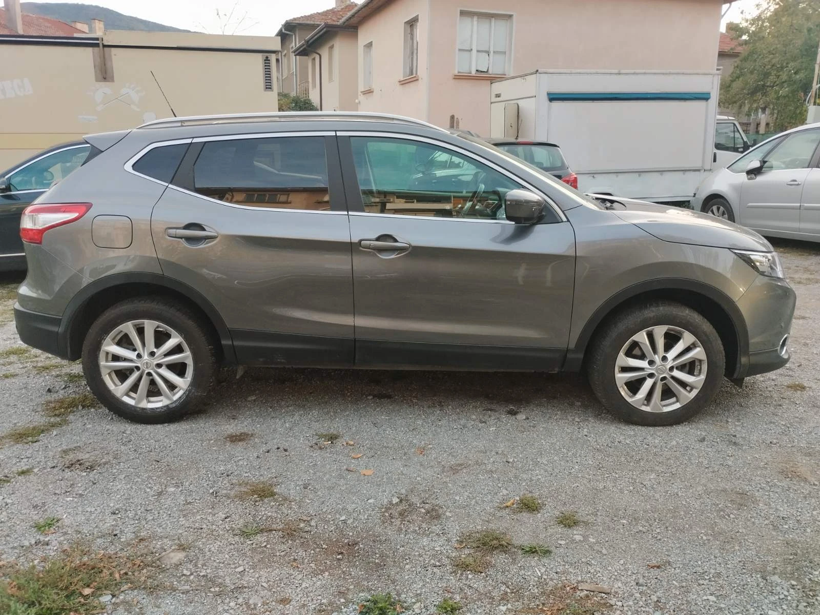 Nissan Qashqai 1.6 dci КАТО НОВ  - изображение 4