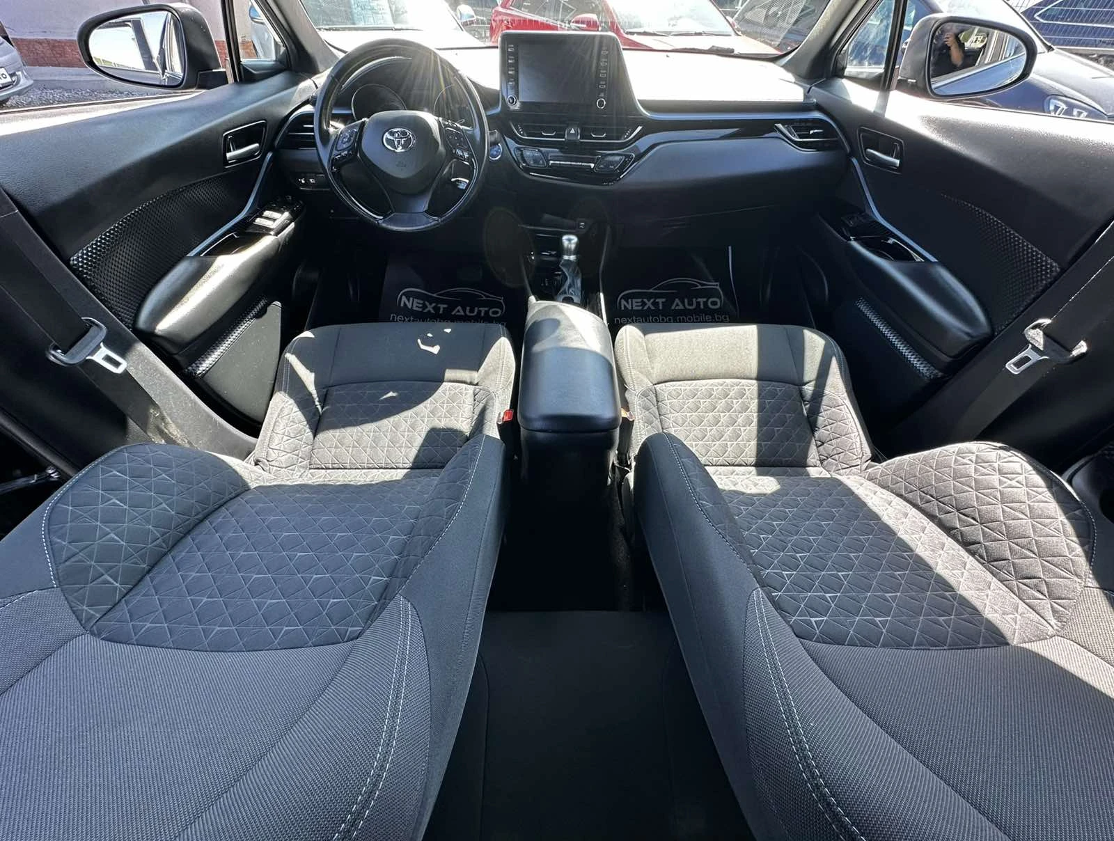 Toyota C-HR 2.0HYBRID 184HP LED LANE ASSIST DISTRONIC  - изображение 9