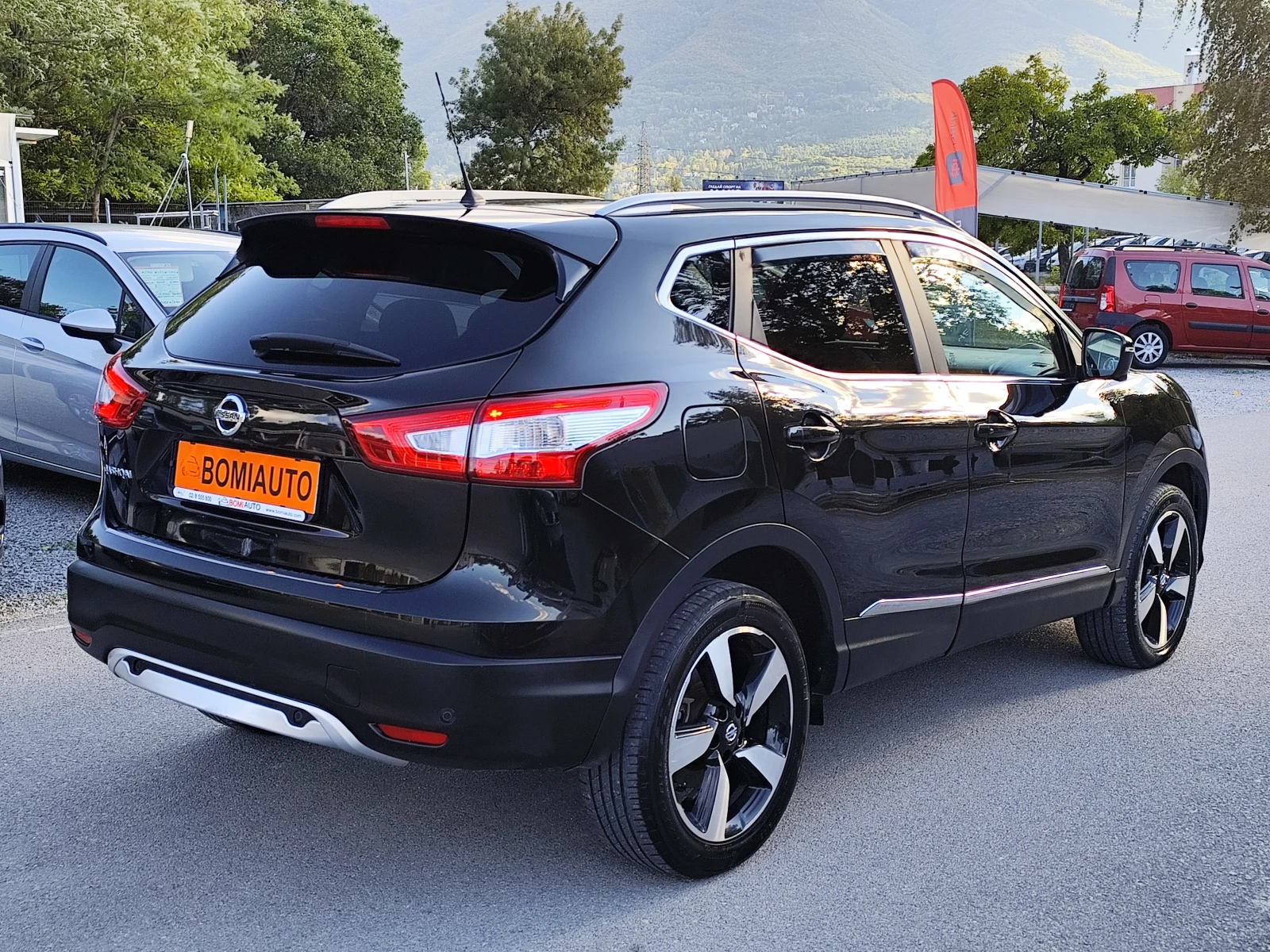 Nissan Qashqai 1.6DCi* 4X4* EURO6B* LED* NAVI* CAM 360* ПАНОРАМА* - изображение 3