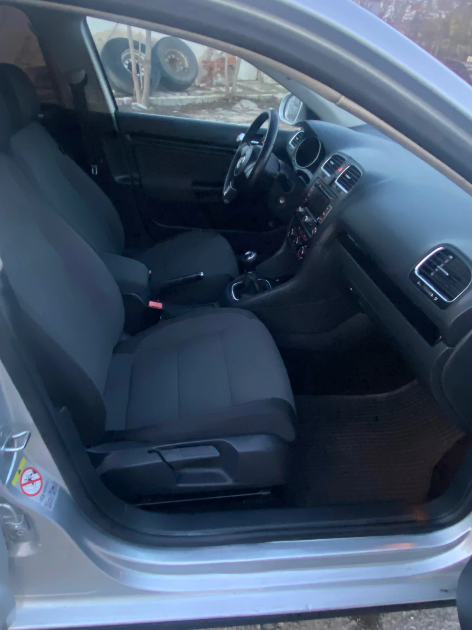 VW Golf 1.6 105к.с, снимка 13 - Автомобили и джипове - 53343460