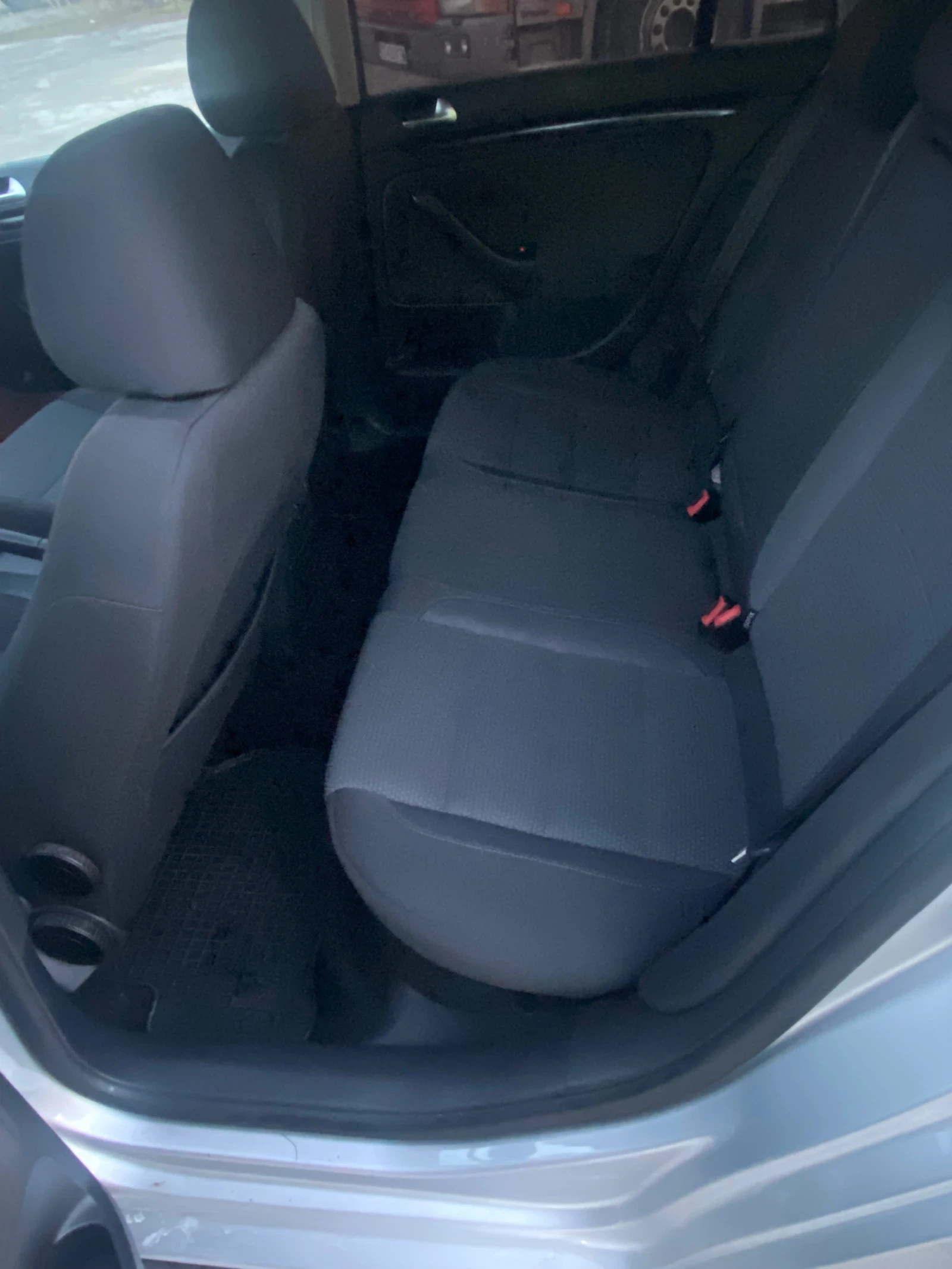 VW Golf 1.6 105к.с, снимка 11 - Автомобили и джипове - 53343460