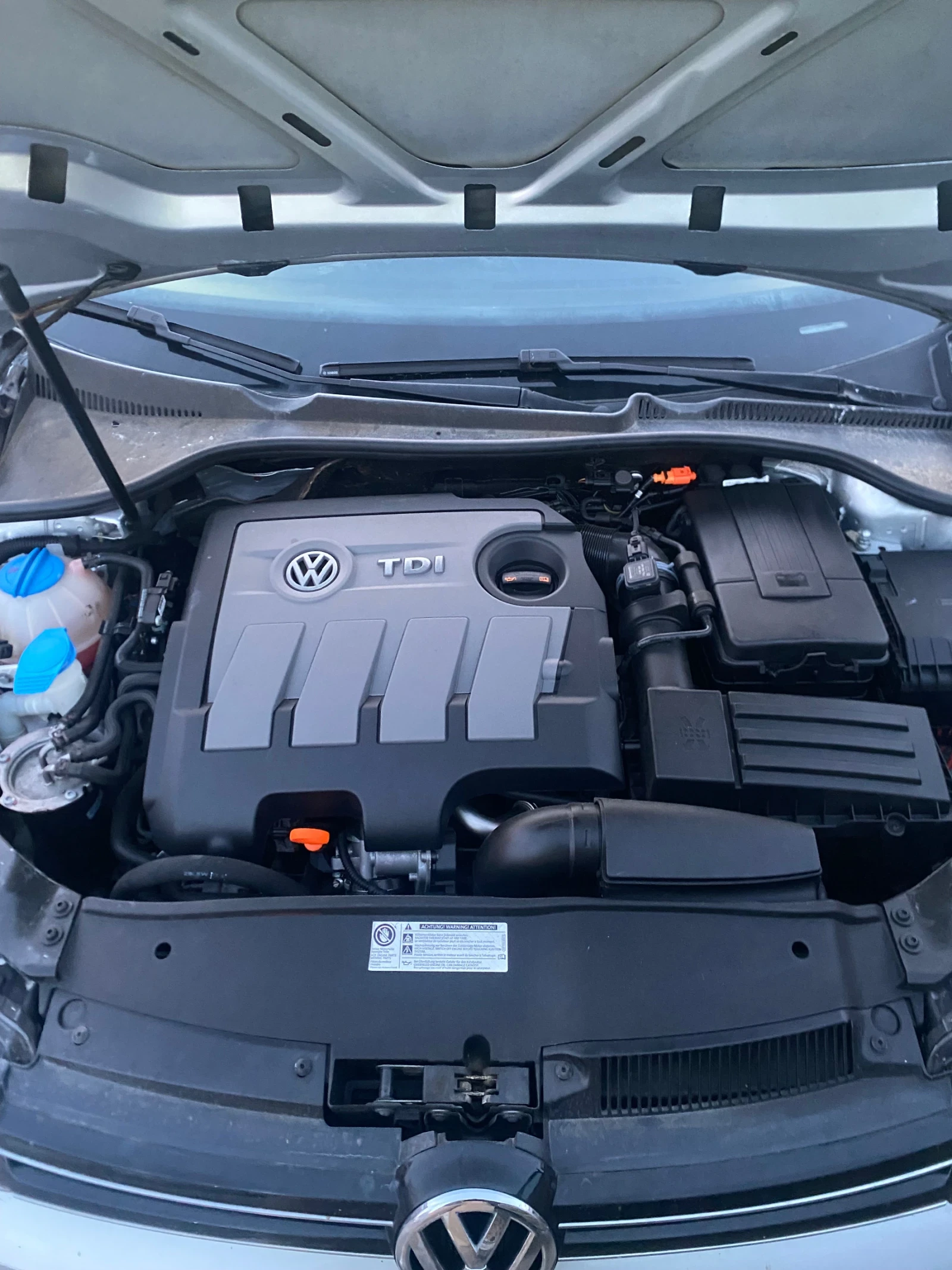 VW Golf 1.6 105к.с, снимка 17 - Автомобили и джипове - 53343460