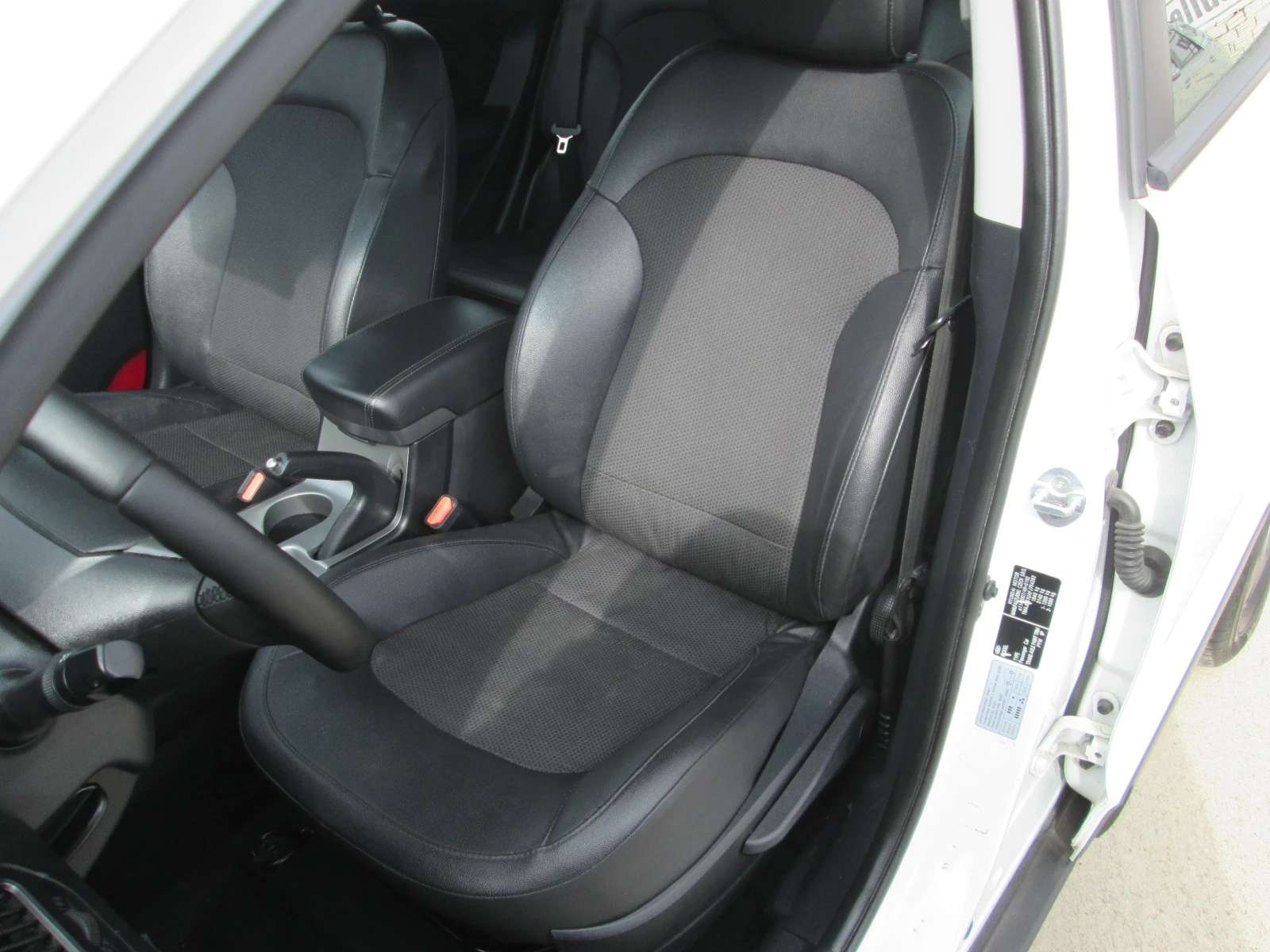 Hyundai IX35 1.7CRDI facelife-НОВА!!!, снимка 9 - Автомобили и джипове - 53993455