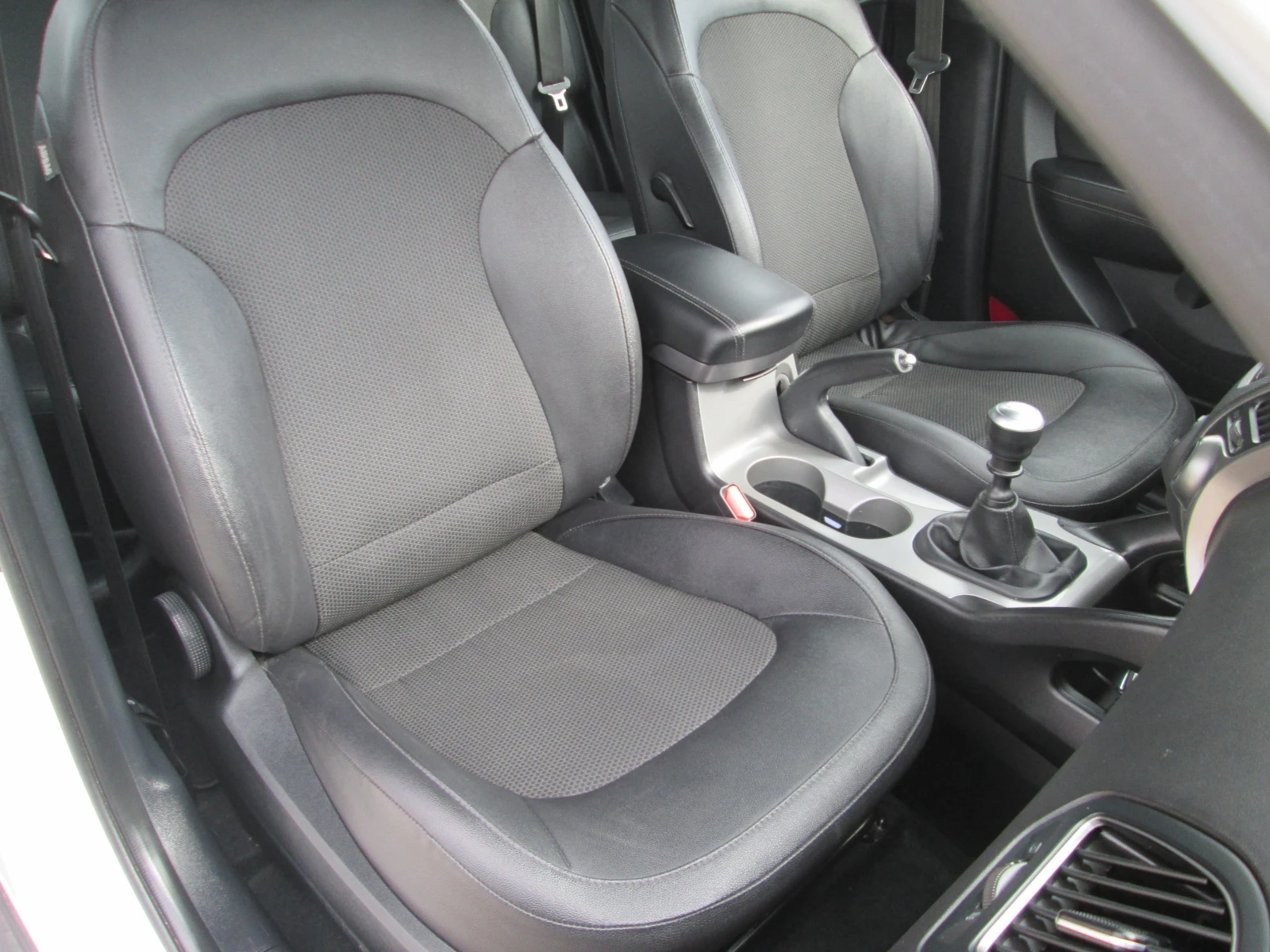 Hyundai IX35 1.7CRDI facelife-НОВА!!!, снимка 16 - Автомобили и джипове - 53993455