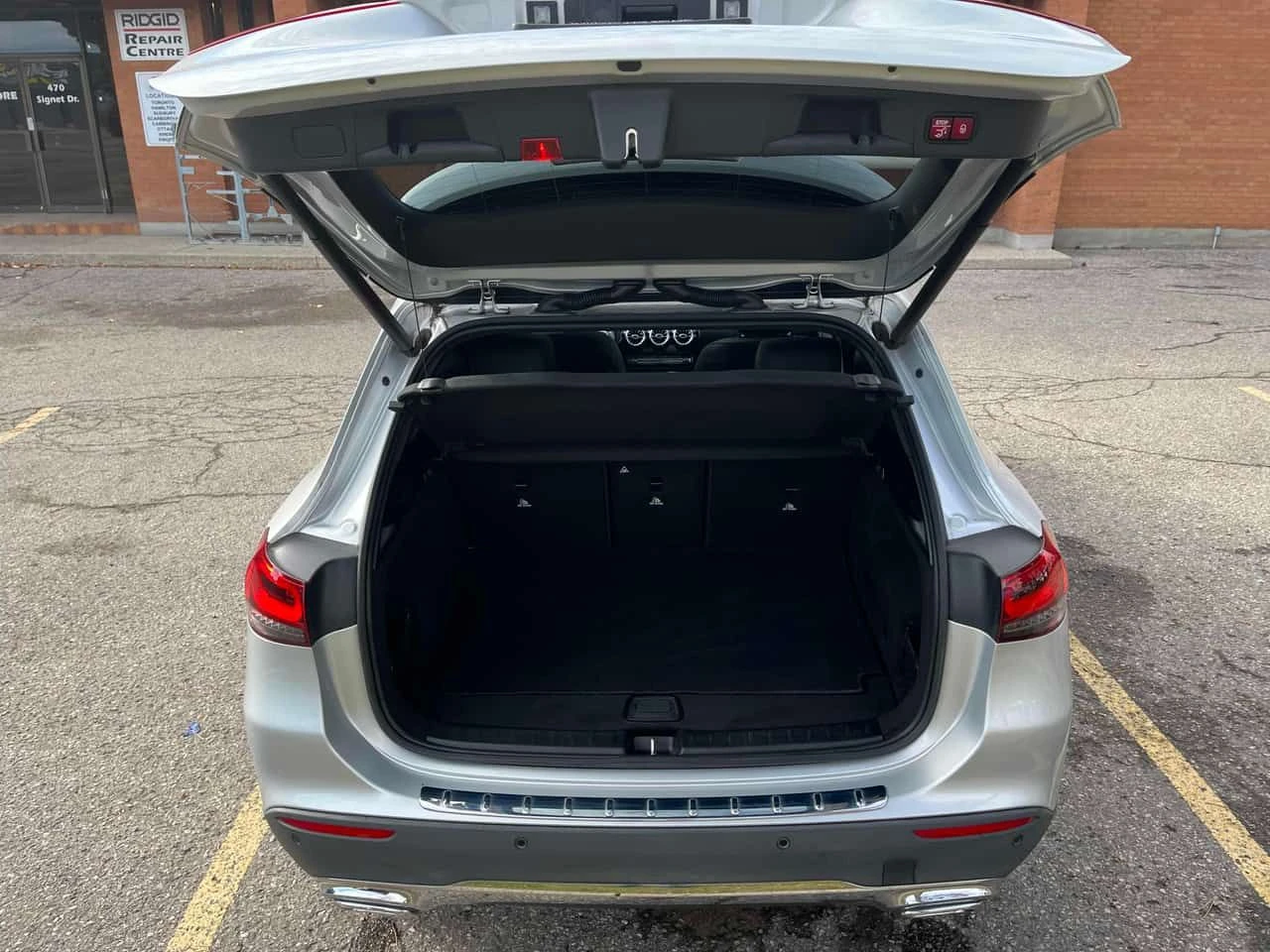 Mercedes-Benz GLA 250 * ПАНО * CARFAX * ПОДГРЕВИ * KEYLESS, снимка 16 - Автомобили и джипове - 54092843