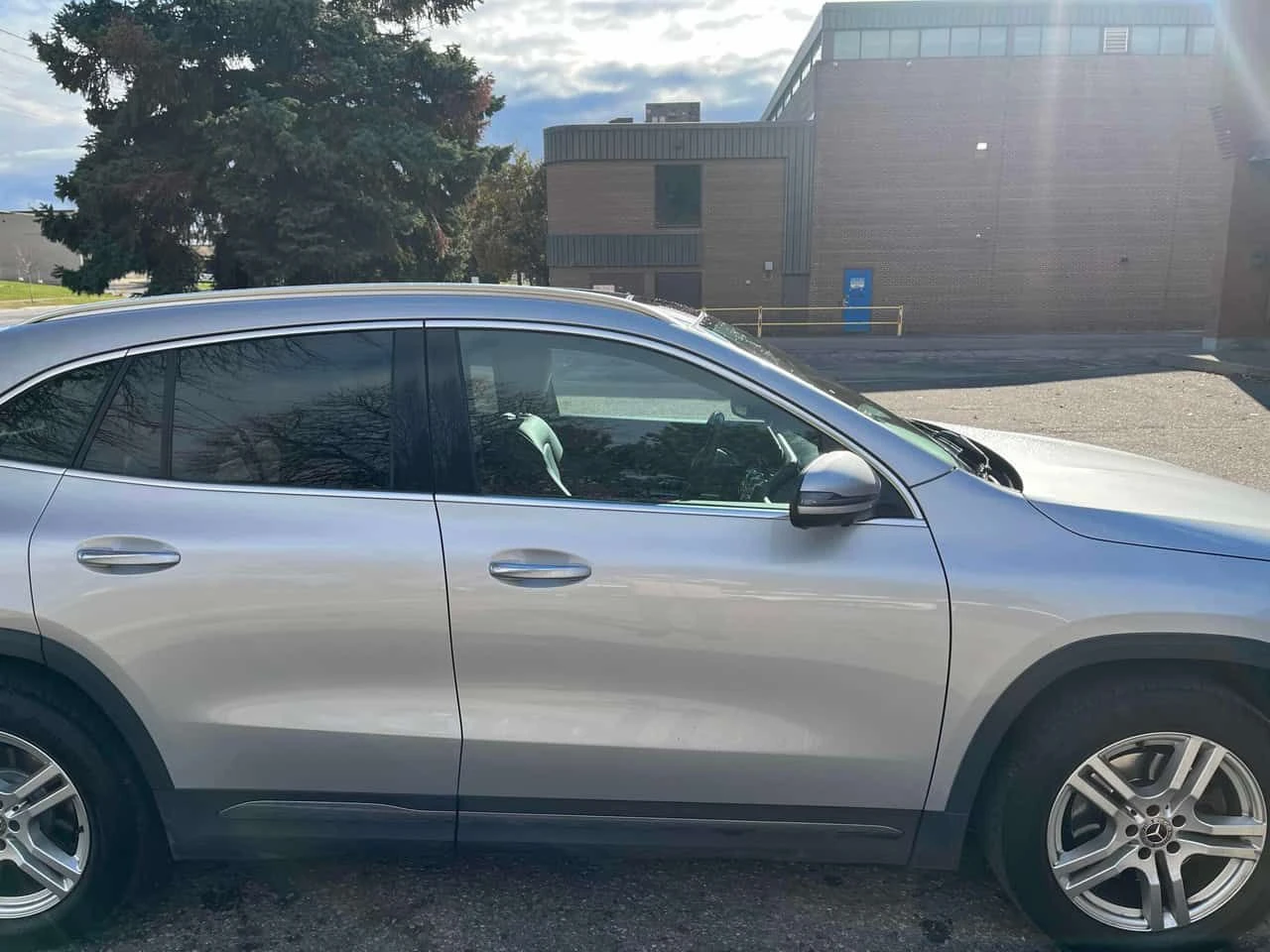 Mercedes-Benz GLA 250 * ПАНО * CARFAX * ПОДГРЕВИ * KEYLESS, снимка 3 - Автомобили и джипове - 54092843