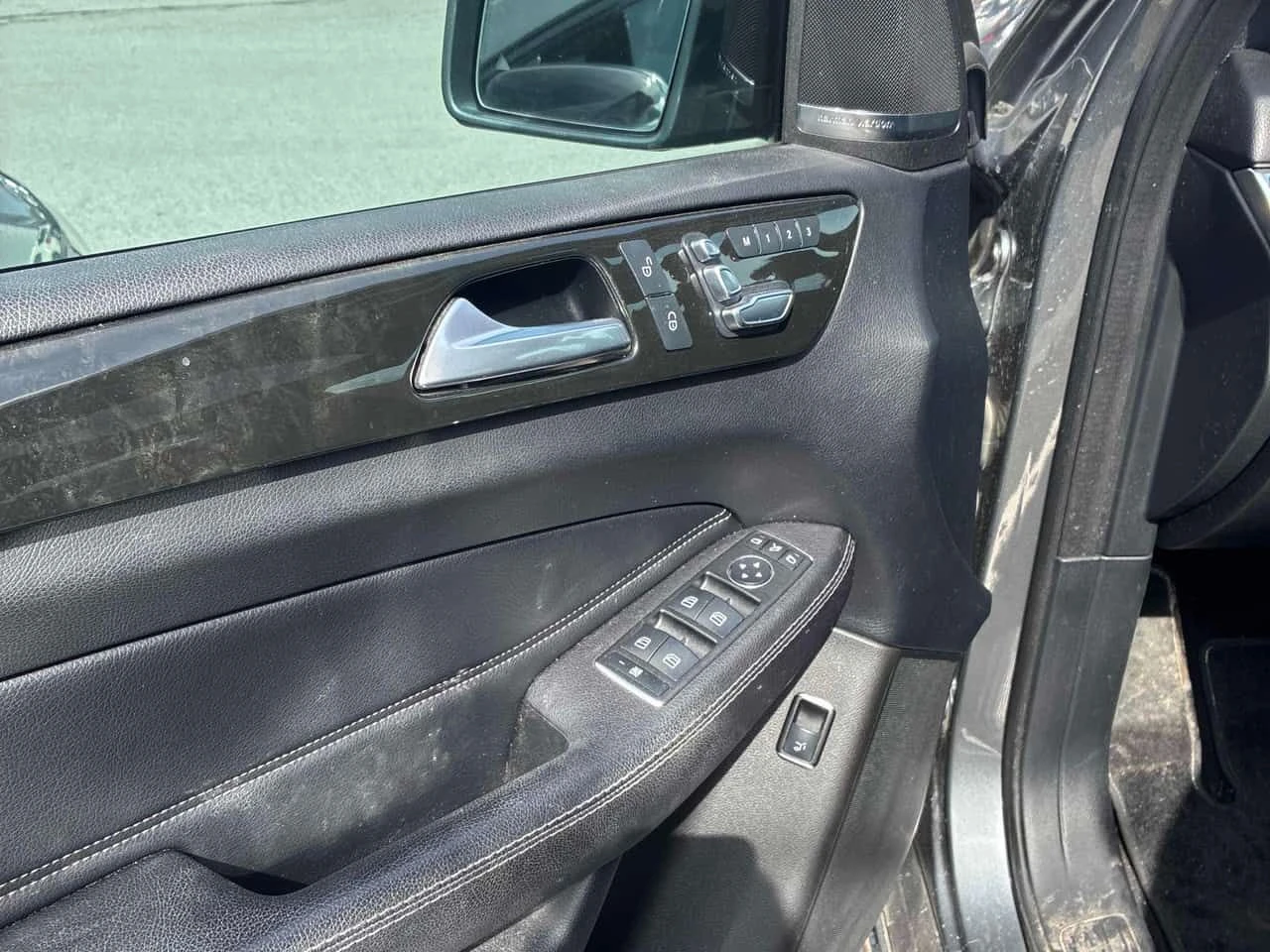 Mercedes-Benz GLE 400 /ПАНОРАМА/ПОДГРЕВИ/360 КАМЕРИ/ВТОРИ ГУМИ, снимка 10 - Автомобили и джипове - 54127990