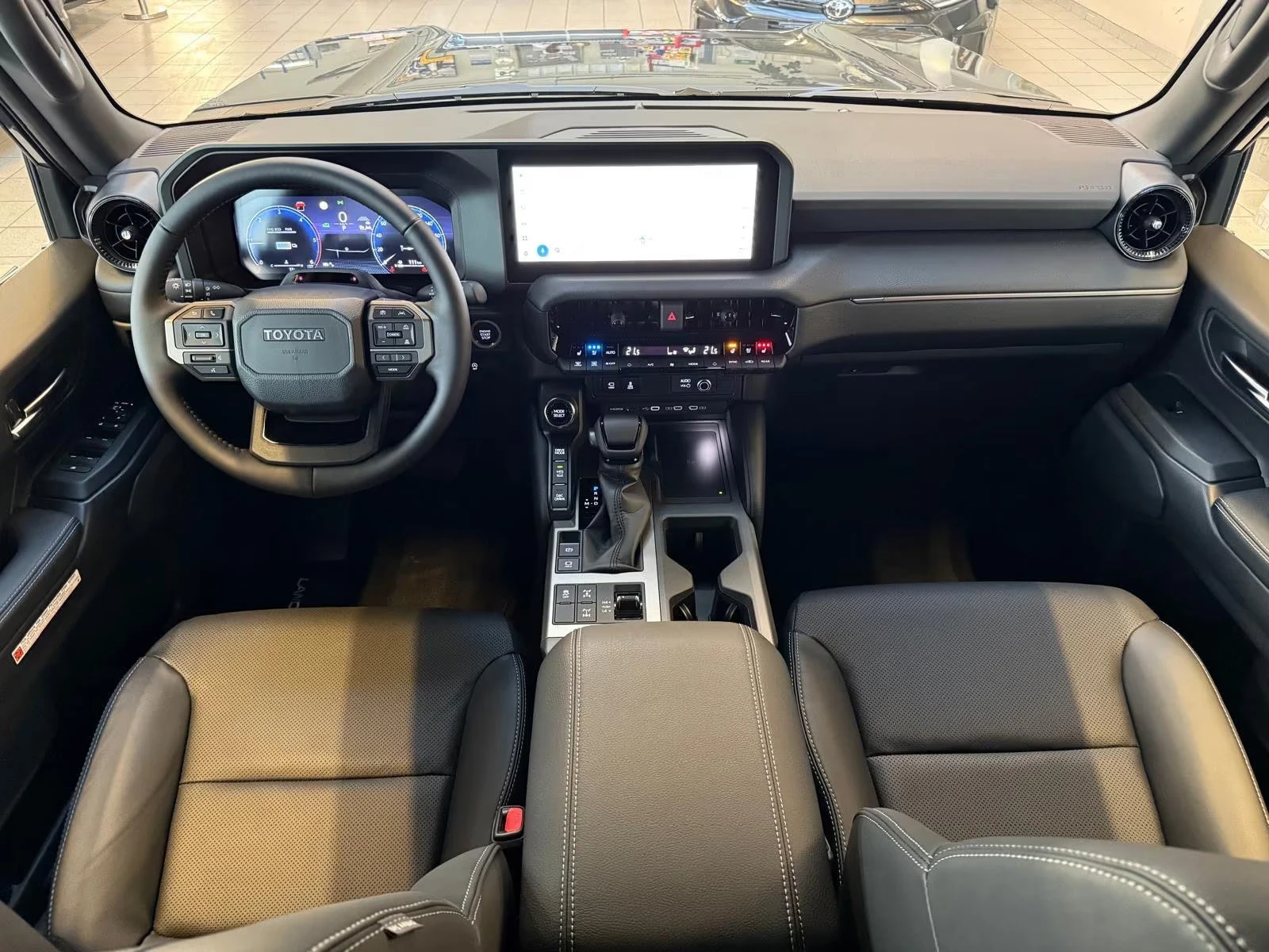 Toyota Land cruiser НОВ!/LC250/205HP/EXECUTIVE/360/NAVI/LED/KLESS/202q, снимка 8 - Автомобили и джипове - 54290163
