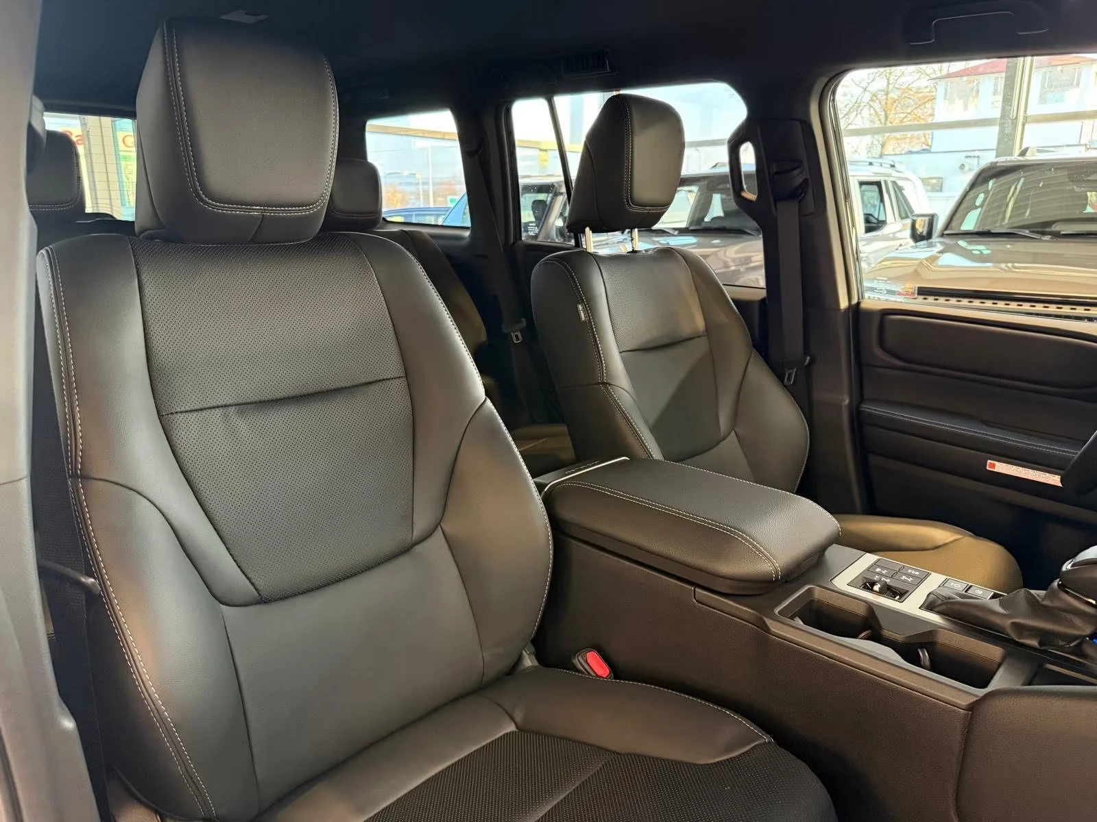 Toyota Land cruiser НОВ!/LC250/205HP/EXECUTIVE/360/NAVI/LED/KLESS/202q, снимка 13 - Автомобили и джипове - 54290163