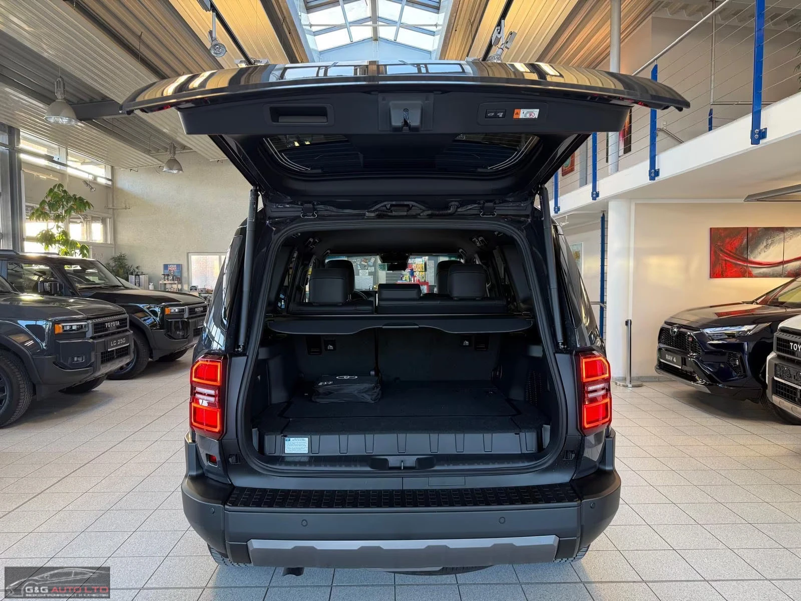 Toyota Land cruiser НОВ!/LC250/205HP/EXECUTIVE/360/NAVI/LED/KLESS/202q, снимка 7 - Автомобили и джипове - 54290163