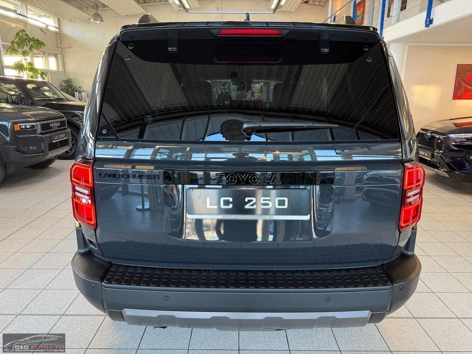 Toyota Land cruiser НОВ!/LC250/205HP/EXECUTIVE/360/NAVI/LED/KLESS/202q, снимка 4 - Автомобили и джипове - 54290163
