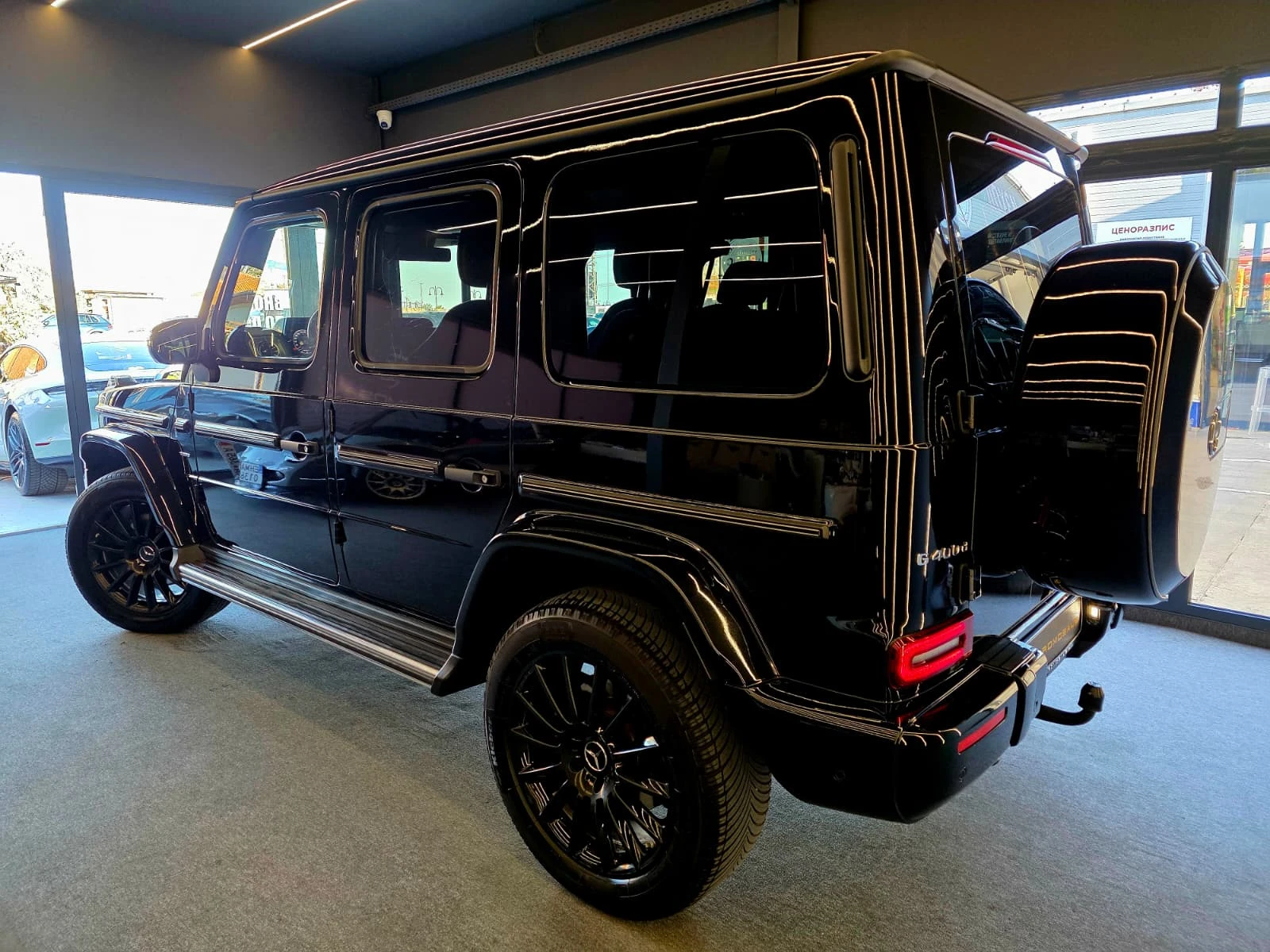 Mercedes-Benz G 400 D* Stronger Than Time EDT* AMG* Масаж* Full* Лизи, снимка 6 - Автомобили и джипове - 54596903