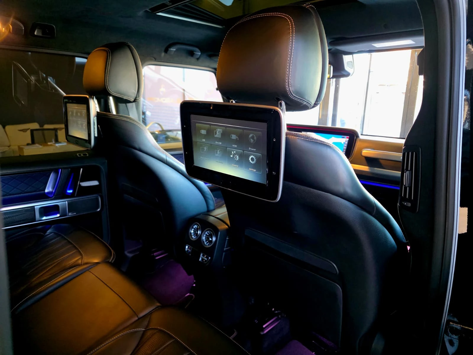 Mercedes-Benz G 400 D* Stronger Than Time EDT* AMG* Масаж* Full* Лизи, снимка 16 - Автомобили и джипове - 54596903