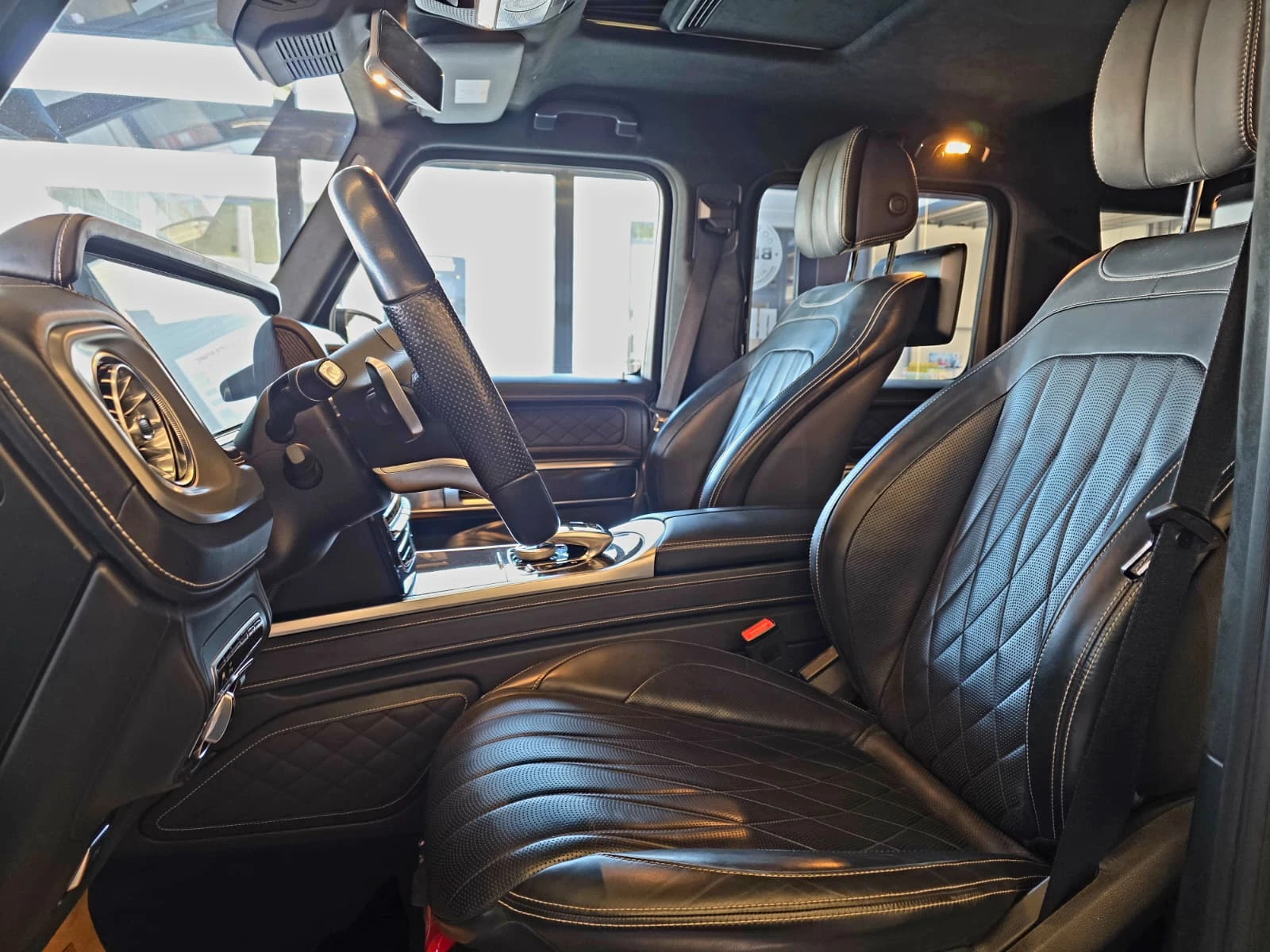 Mercedes-Benz G 400 D* Stronger Than Time EDT* AMG* Масаж* Full* Лизи, снимка 10 - Автомобили и джипове - 54596903