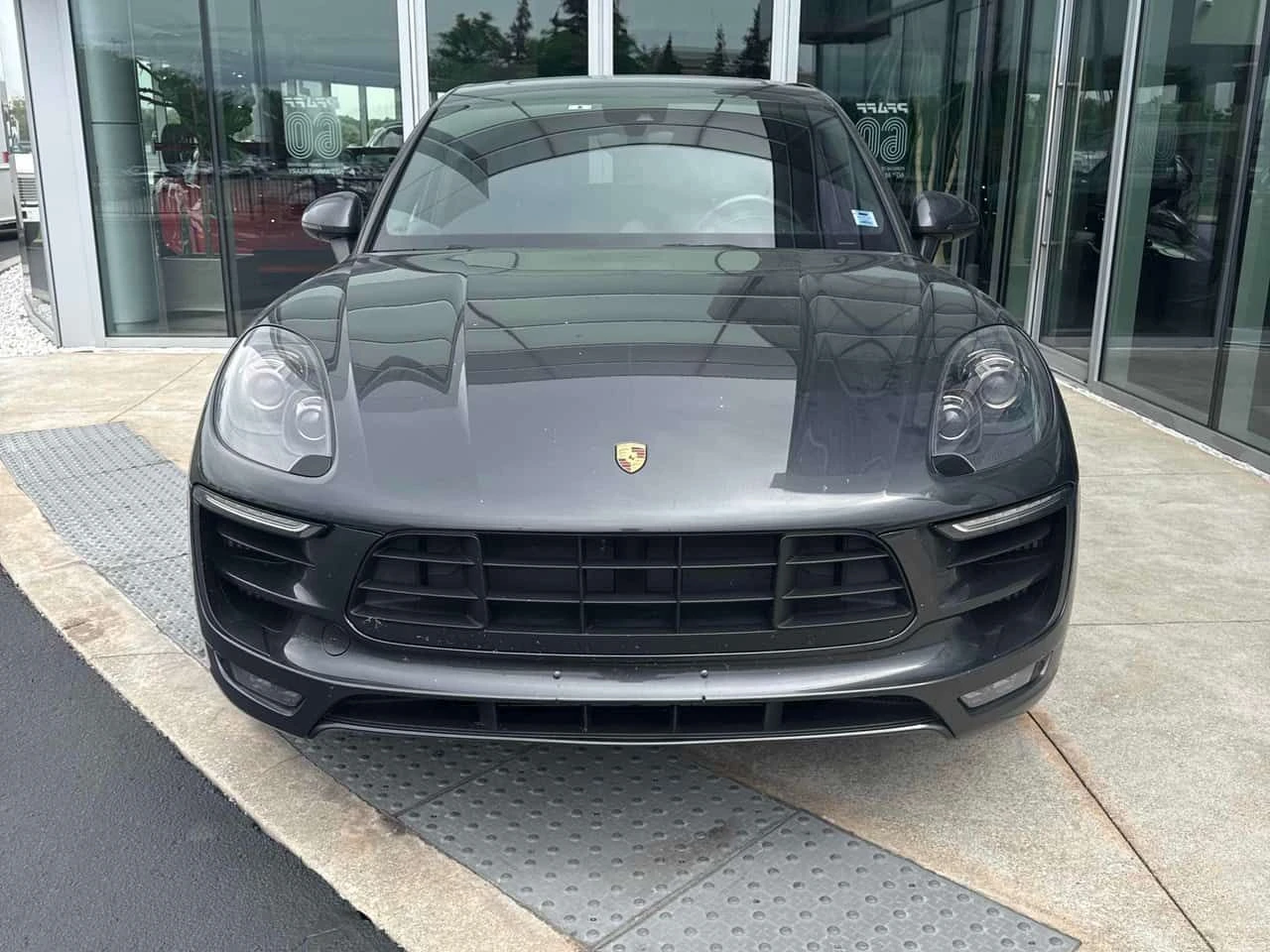 Porsche Macan * GTS * ГЛАВНО ПРЕДСТАВИТЕЛСТВО НА PORSCHE* , снимка 2 - Автомобили и джипове - 55079505