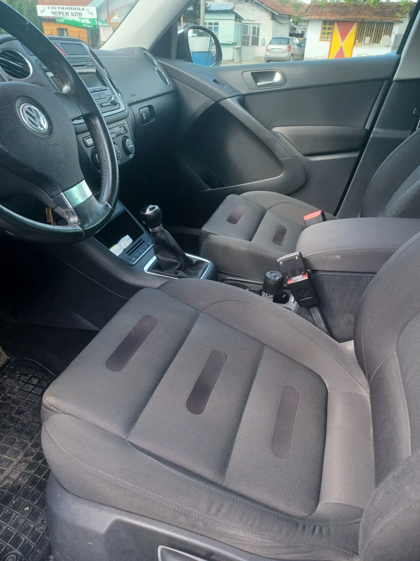VW Tiguan 1.4 T, снимка 3 - Автомобили и джипове - 55656731