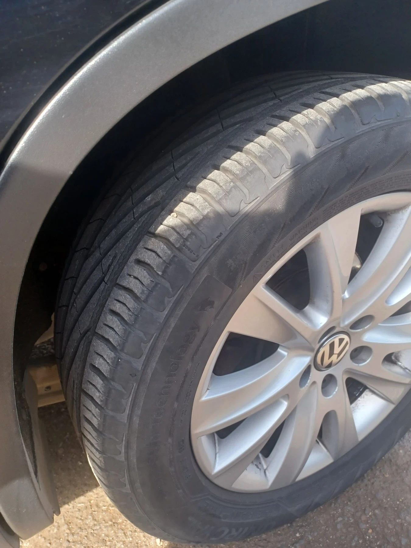 VW Tiguan 1.4 T, снимка 6 - Автомобили и джипове - 55656731