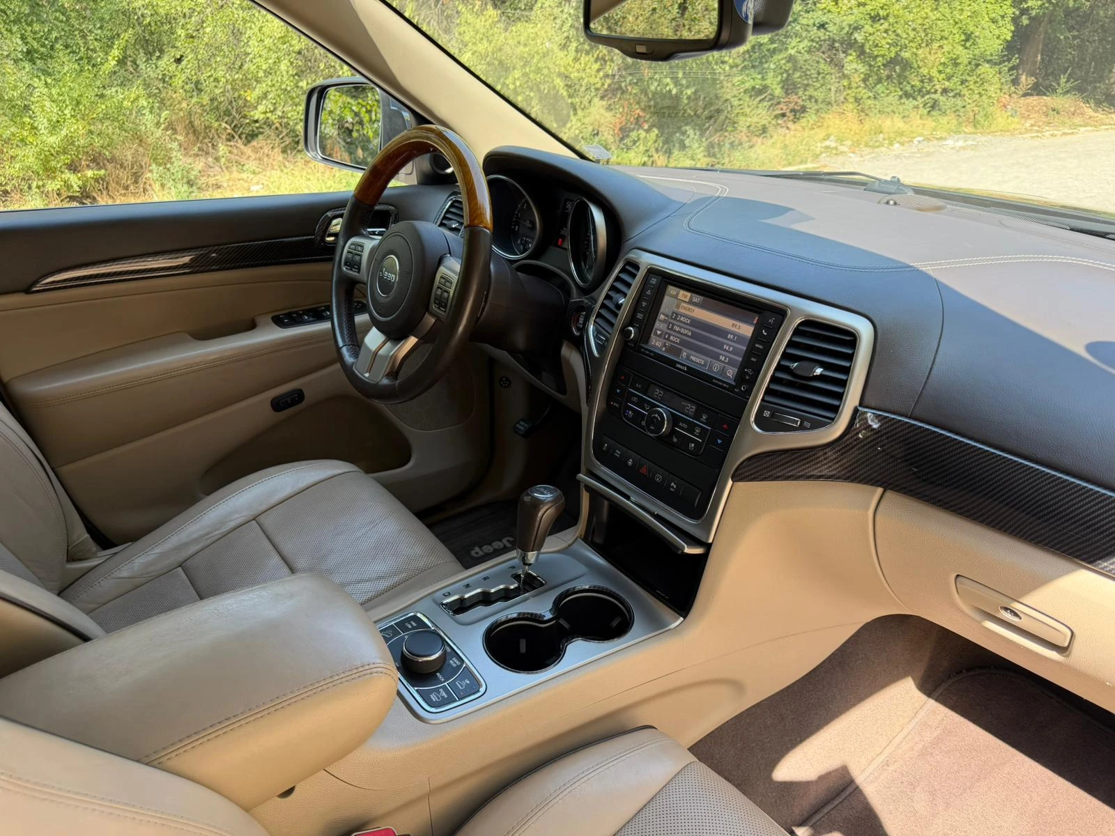 Jeep Grand cherokee 5.7 Overland, снимка 13 - Автомобили и джипове - 55847239