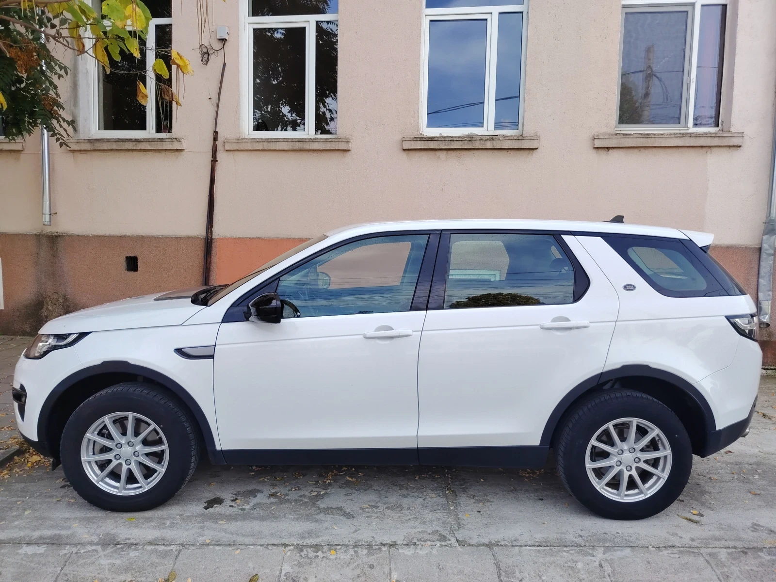 Land Rover Discovery Sport, снимка 15 - Автомобили и джипове - 56449431