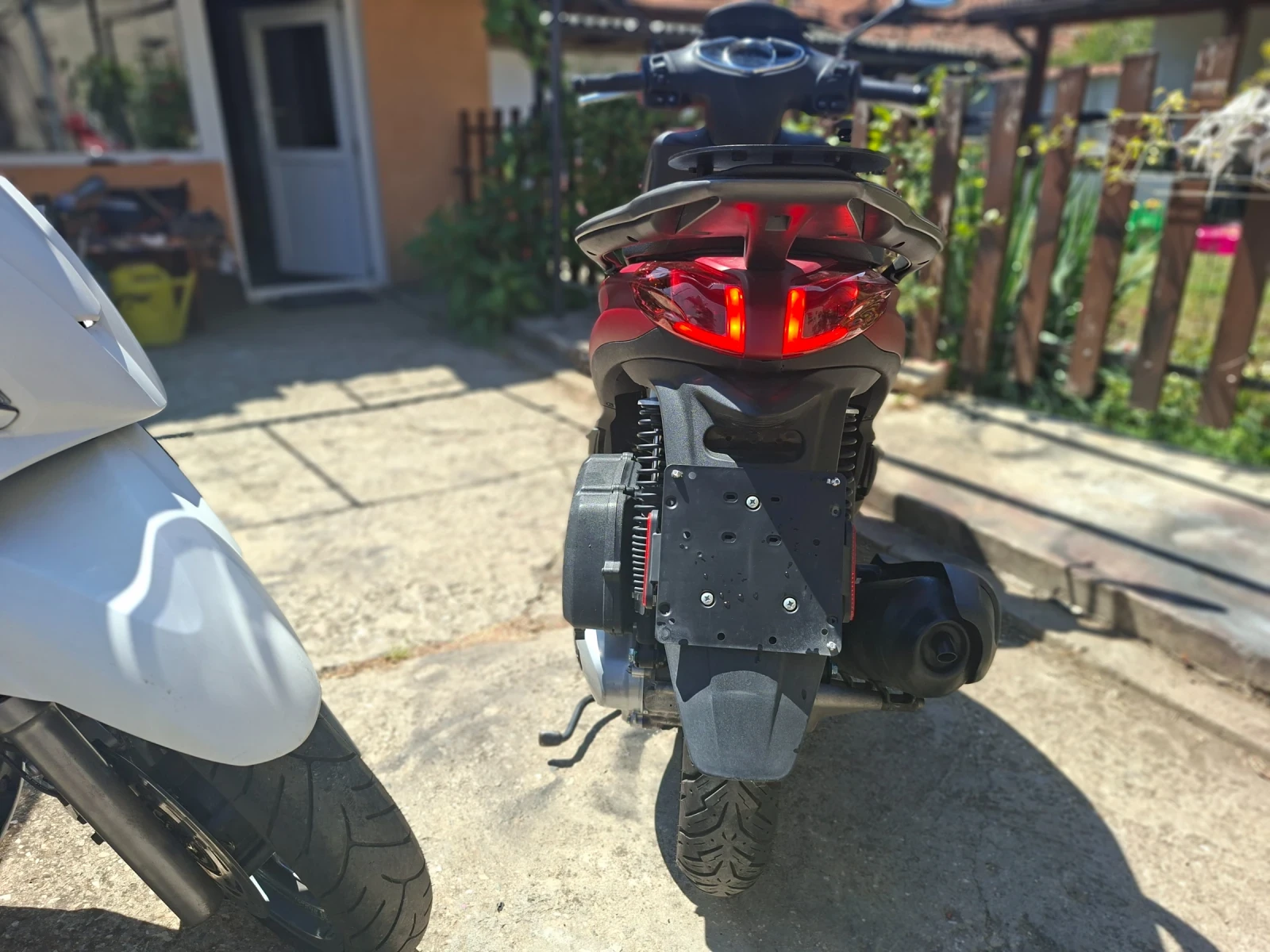 Piaggio Medley 155ie ABS Sport, снимка 11 - Мотоциклети и мототехника - 55476393
