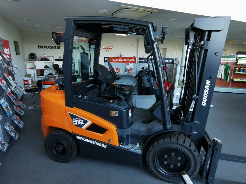 Мотокар DOOSAN, снимка 1 - Индустриална техника - 49252511