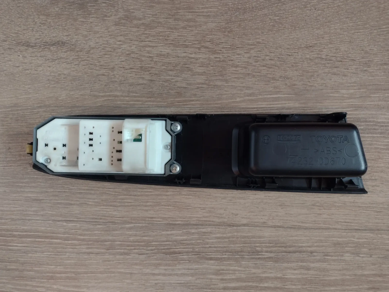 74232-0D670   /  .   TOYOTA YARIS III     742320D670 | Mobile.bg   3