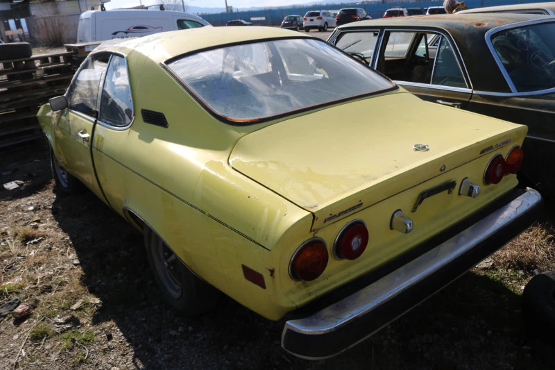 Opel Manta 1.9E, снимка 6 - Автомобили и джипове - 46273044