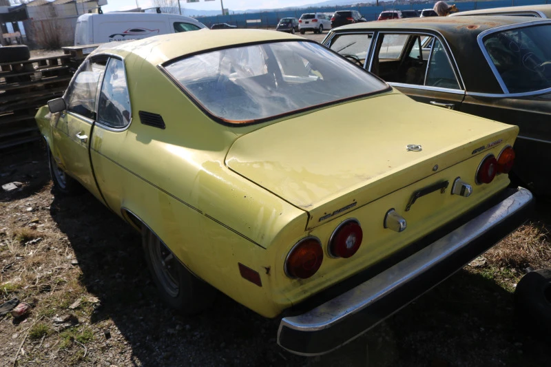 Opel Manta 1.9E, снимка 5 - Автомобили и джипове - 46273044