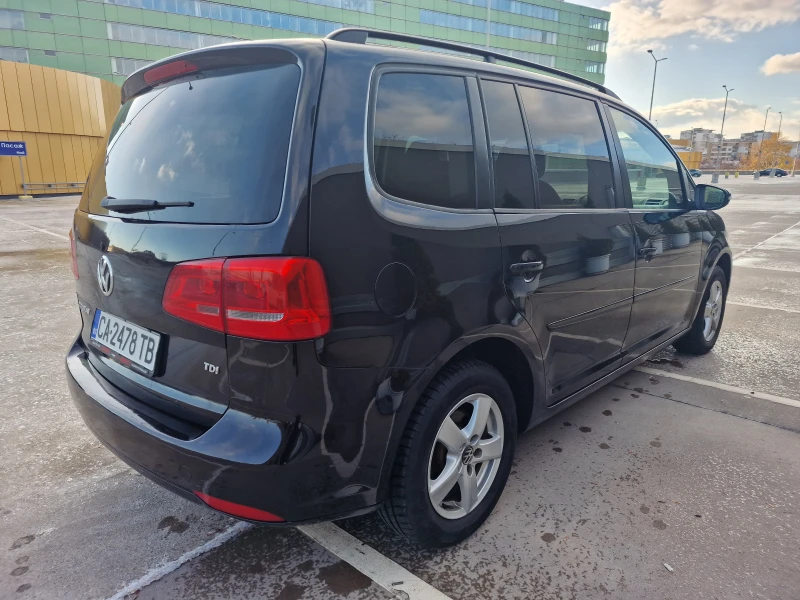 VW Touran 1.6 TDI, снимка 5 - Автомобили и джипове - 48091954