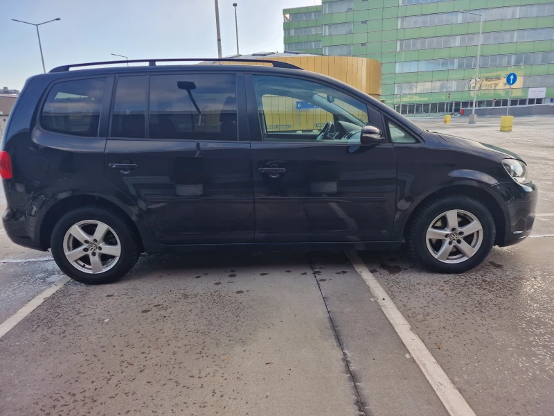 VW Touran 1.6 TDI, снимка 4 - Автомобили и джипове - 48091954