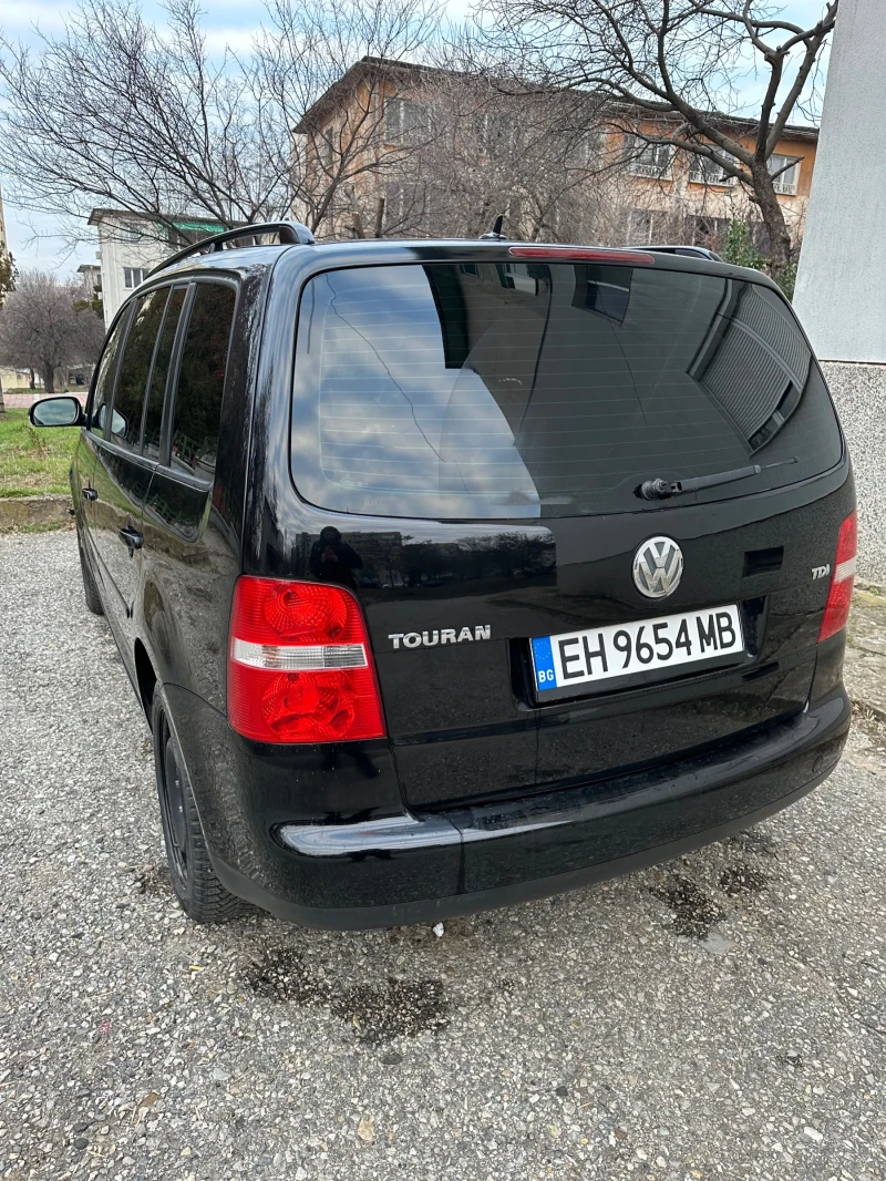 VW Touran, снимка 3 - Автомобили и джипове - 48699261