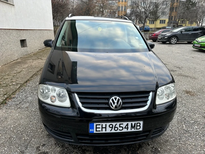 VW Touran, снимка 1 - Автомобили и джипове - 48699261