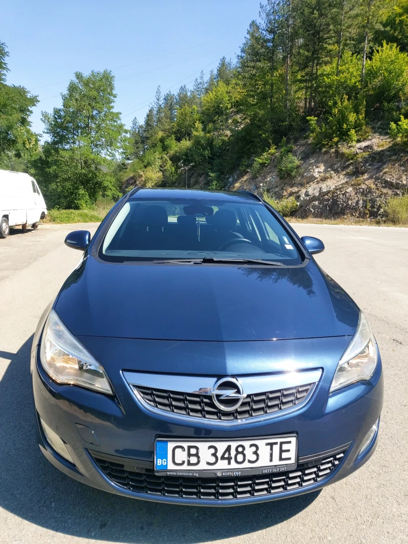 Opel Astra J 1.6, снимка 3 - Автомобили и джипове - 51370936