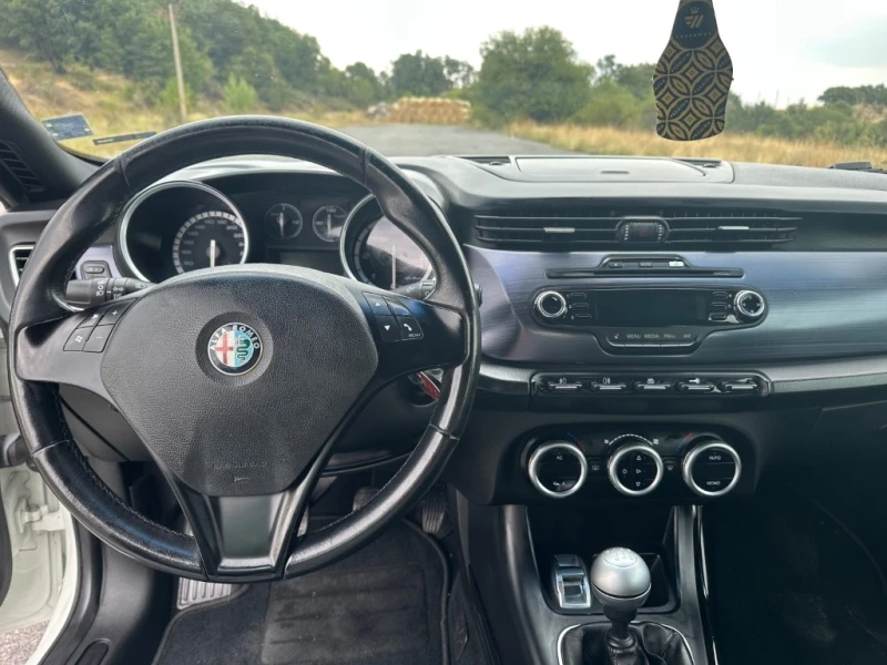 Alfa Romeo Giulietta JTDM , снимка 7 - Автомобили и джипове - 51998562
