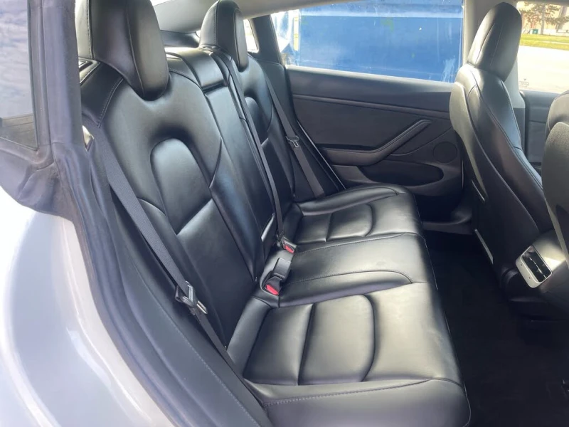 Tesla Model 3 * RWD* * АвтоКредит* * CARFAX* (ЦЕНА ДО БГ), снимка 12 - Автомобили и джипове - 52536746