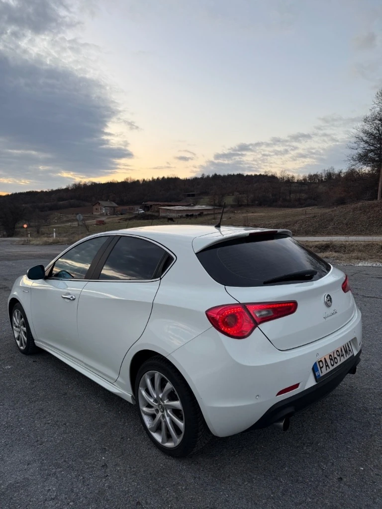 Alfa Romeo Giulietta JTDM  - изображение 3